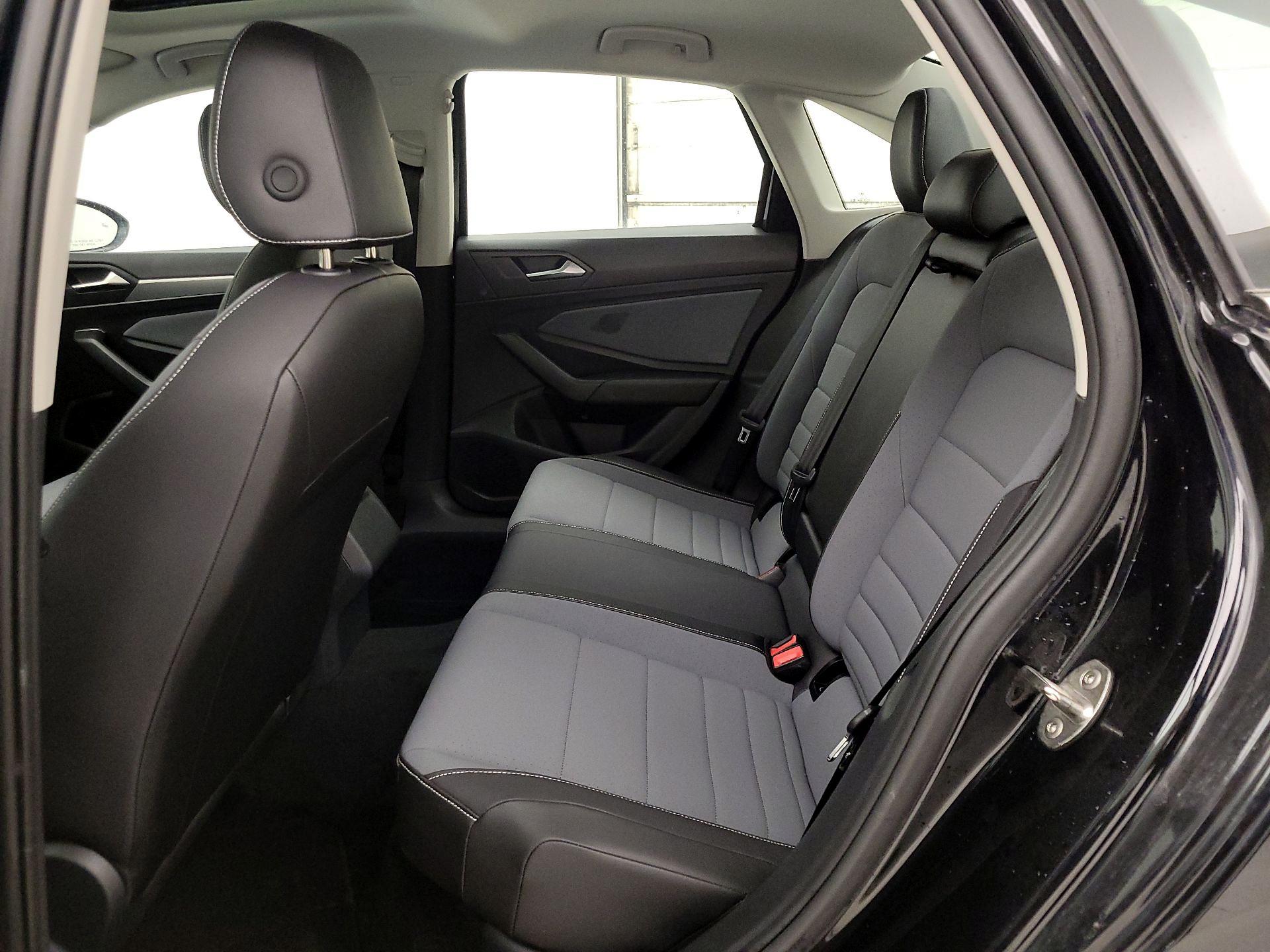 Thumbnail: 2025 Volkswagen Jetta - 20