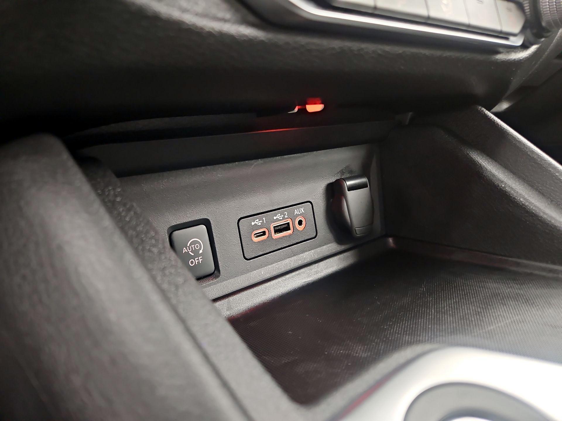 Thumbnail: 2025 Nissan Sentra - 18