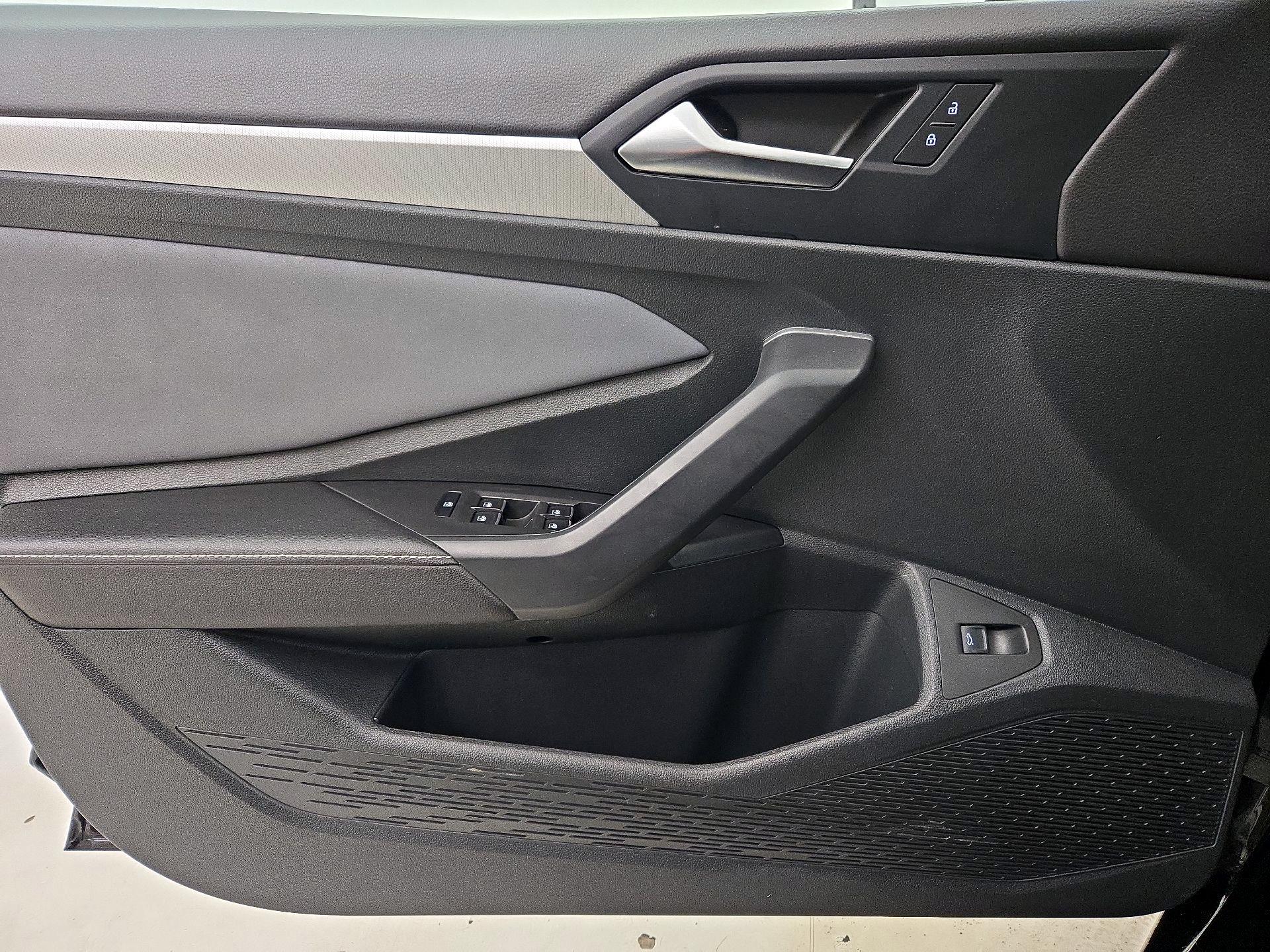 Thumbnail: 2025 Volkswagen Jetta - 12