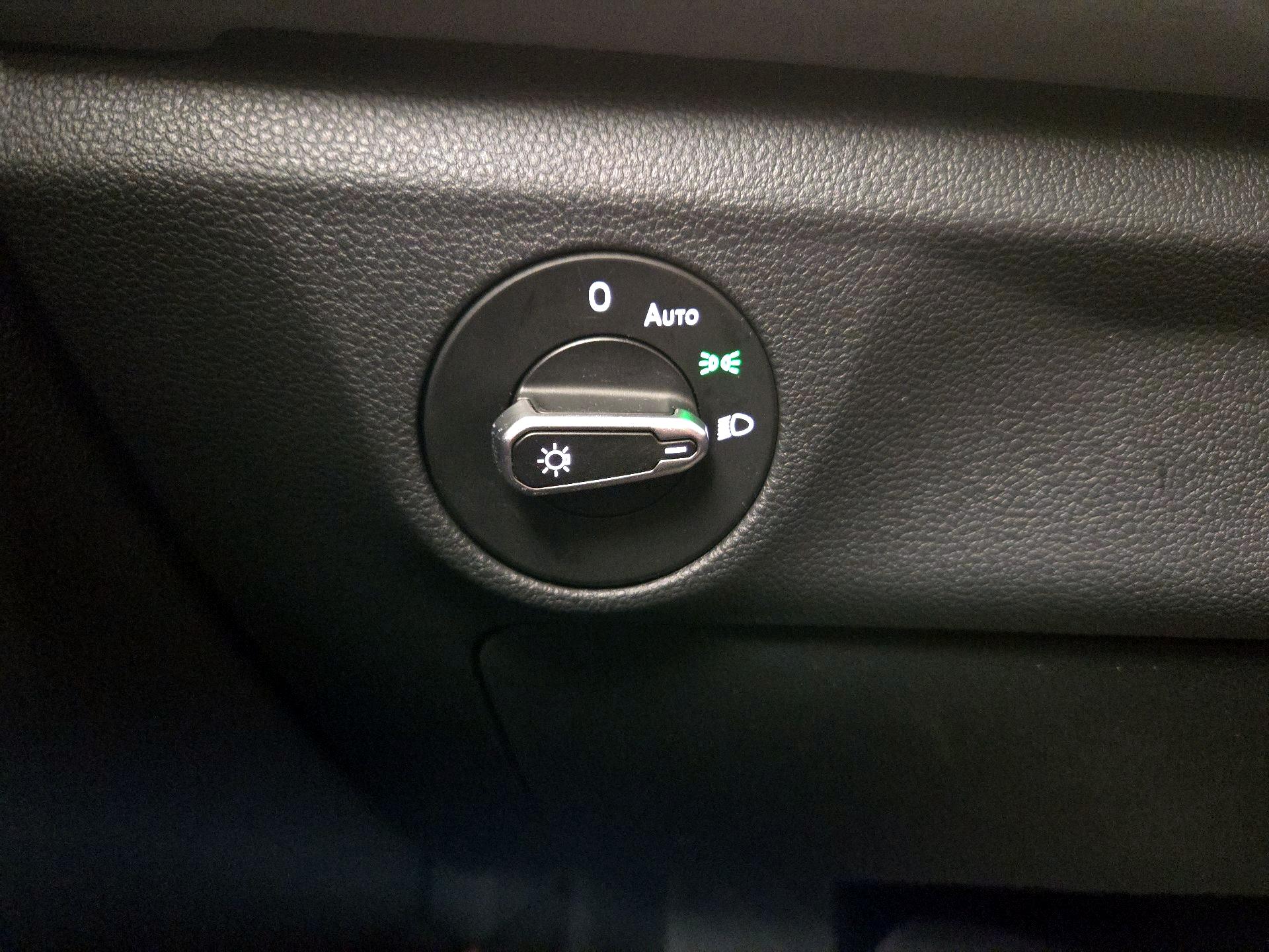 Thumbnail: 2025 Volkswagen Jetta - 13