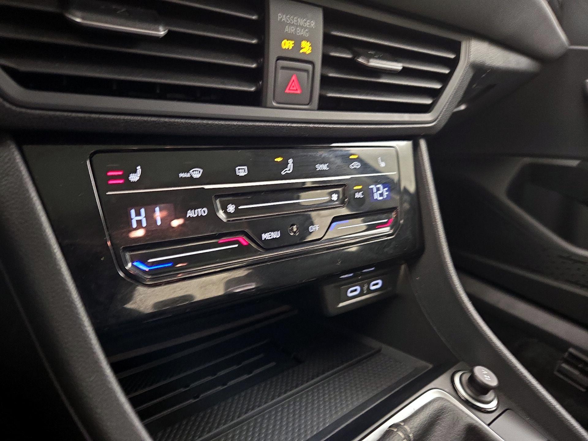 Thumbnail: 2025 Volkswagen Jetta - 16