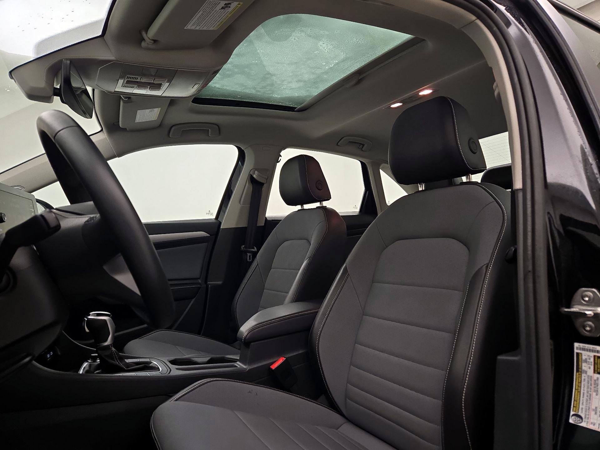 Thumbnail: 2025 Volkswagen Jetta - 19