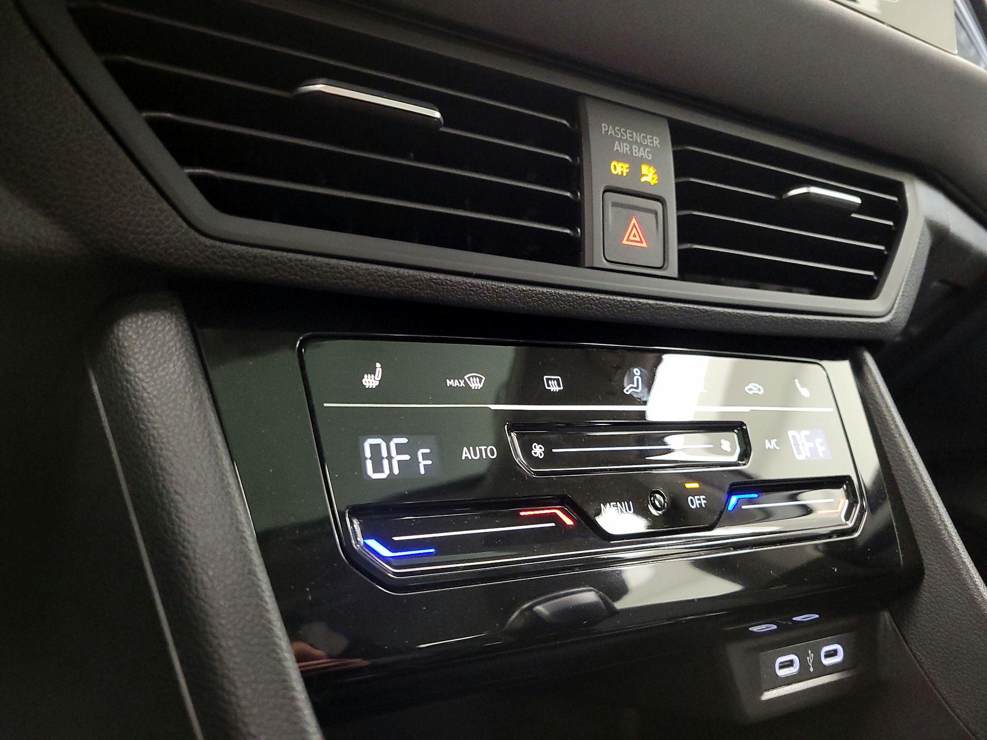 Thumbnail: 2025 Volkswagen Jetta - 16