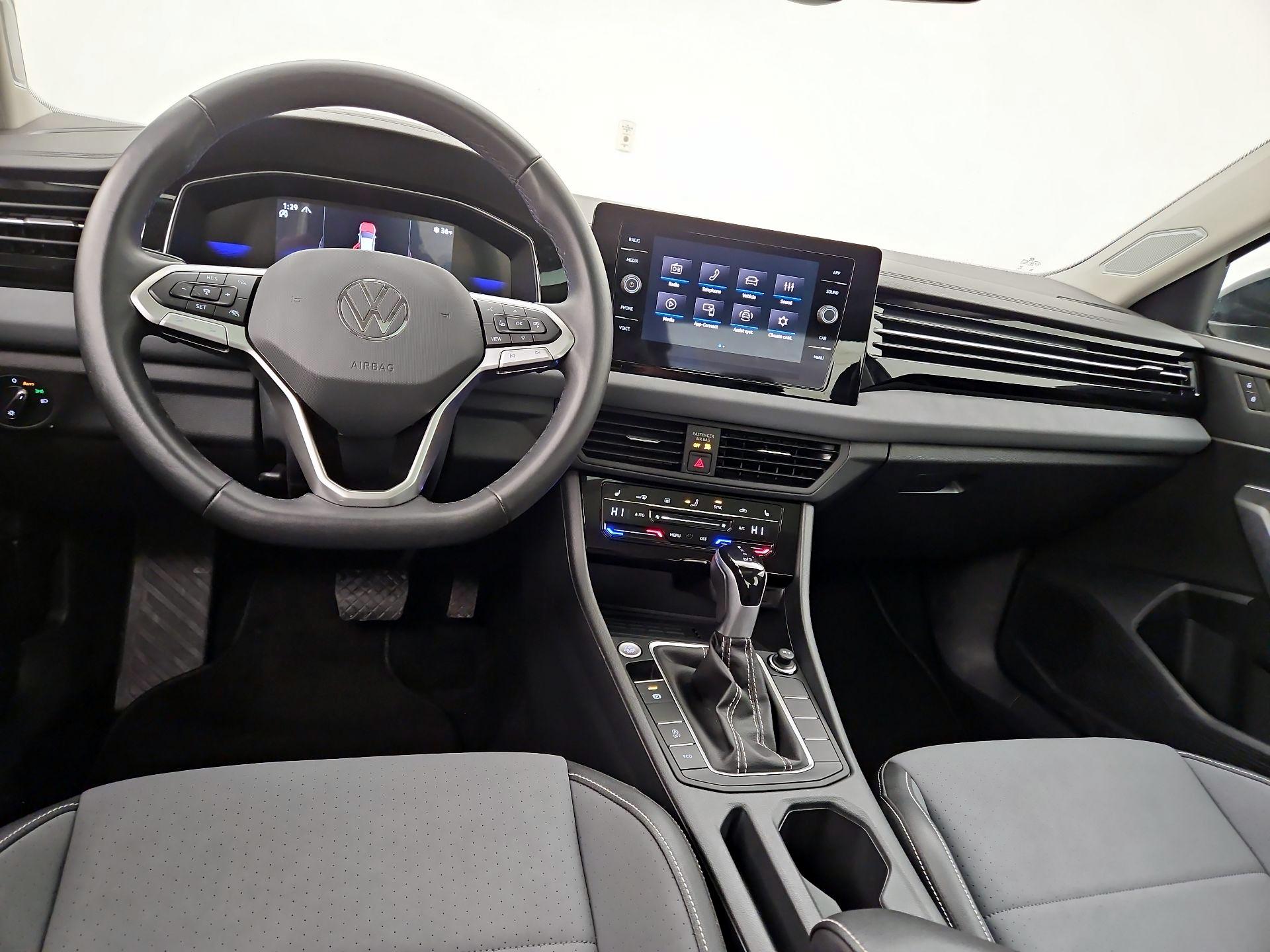 Thumbnail: 2025 Volkswagen Jetta - 10