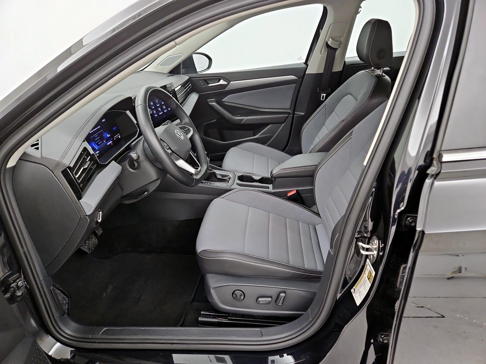 Thumbnail: 2025 Volkswagen Jetta - 11