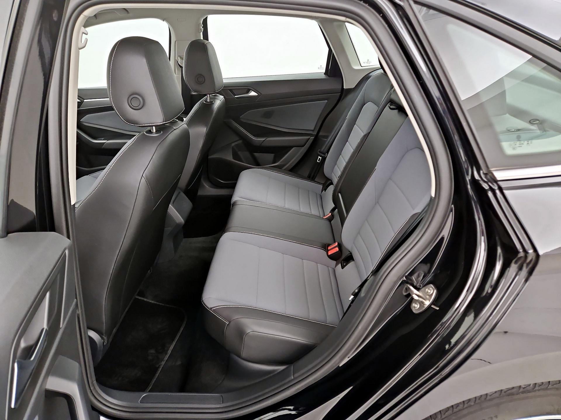 Thumbnail: 2025 Volkswagen Jetta - 20