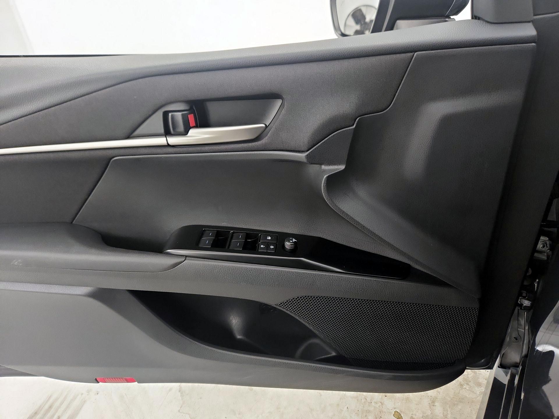 Thumbnail: 2025 Toyota Camry - 12