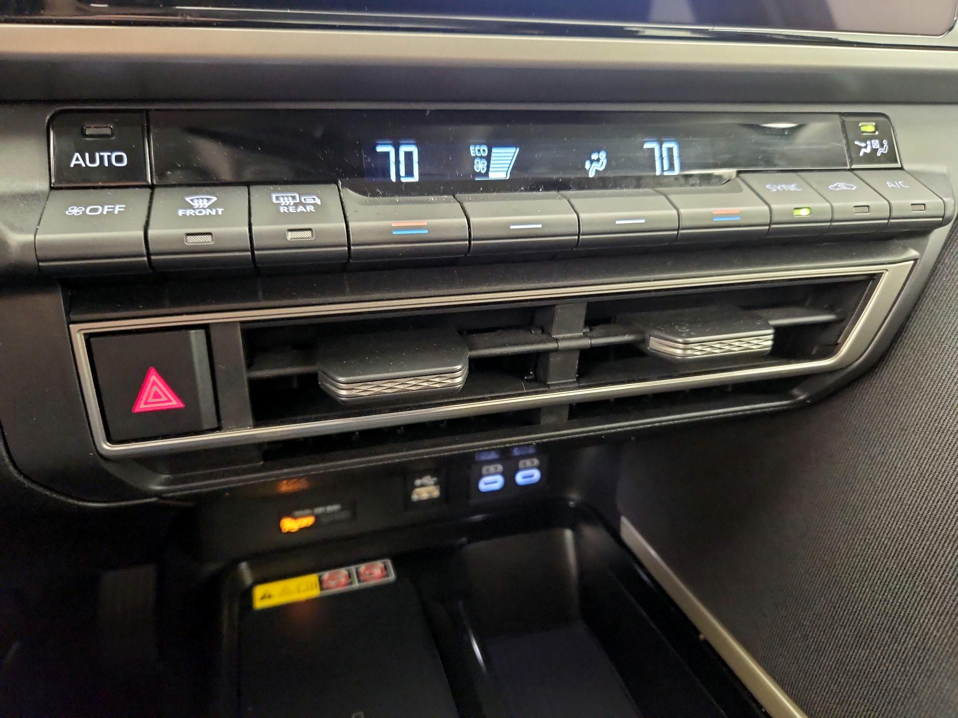 Thumbnail: 2025 Toyota Camry - 17