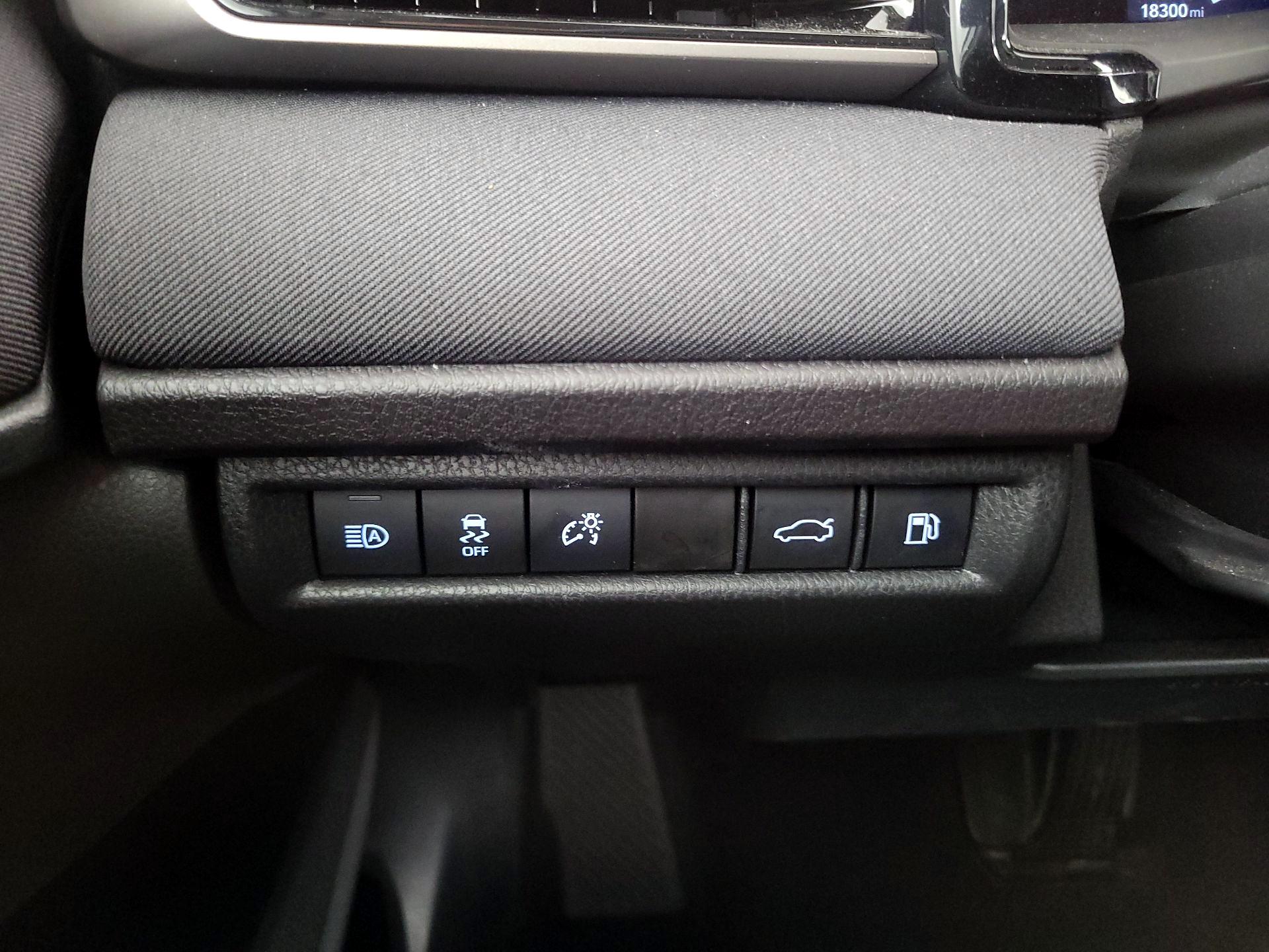 Thumbnail: 2025 Toyota Camry - 13