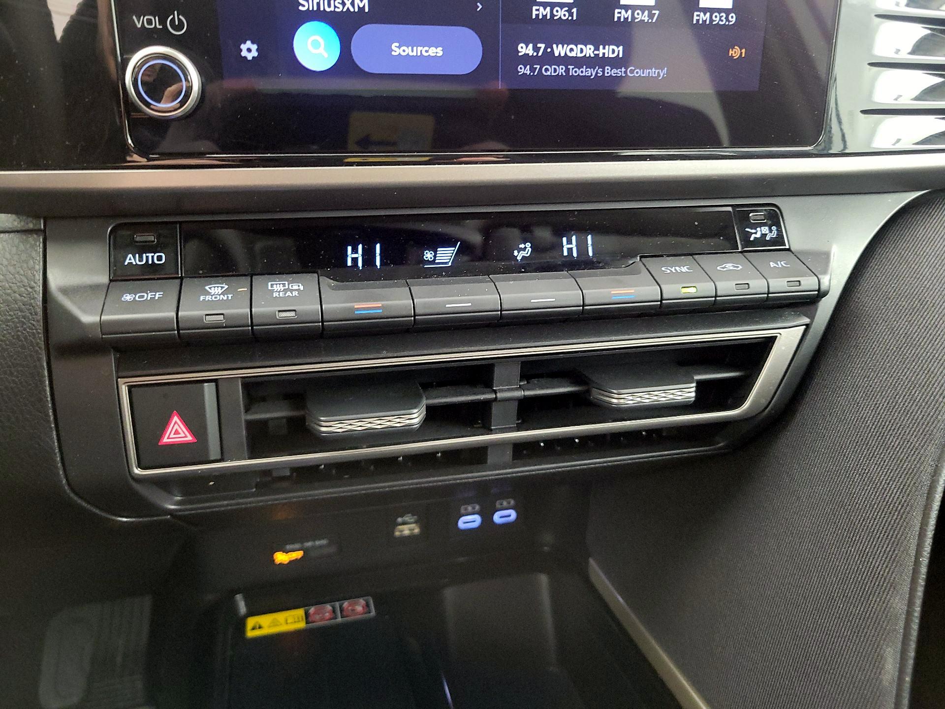 Thumbnail: 2025 Toyota Camry - 16