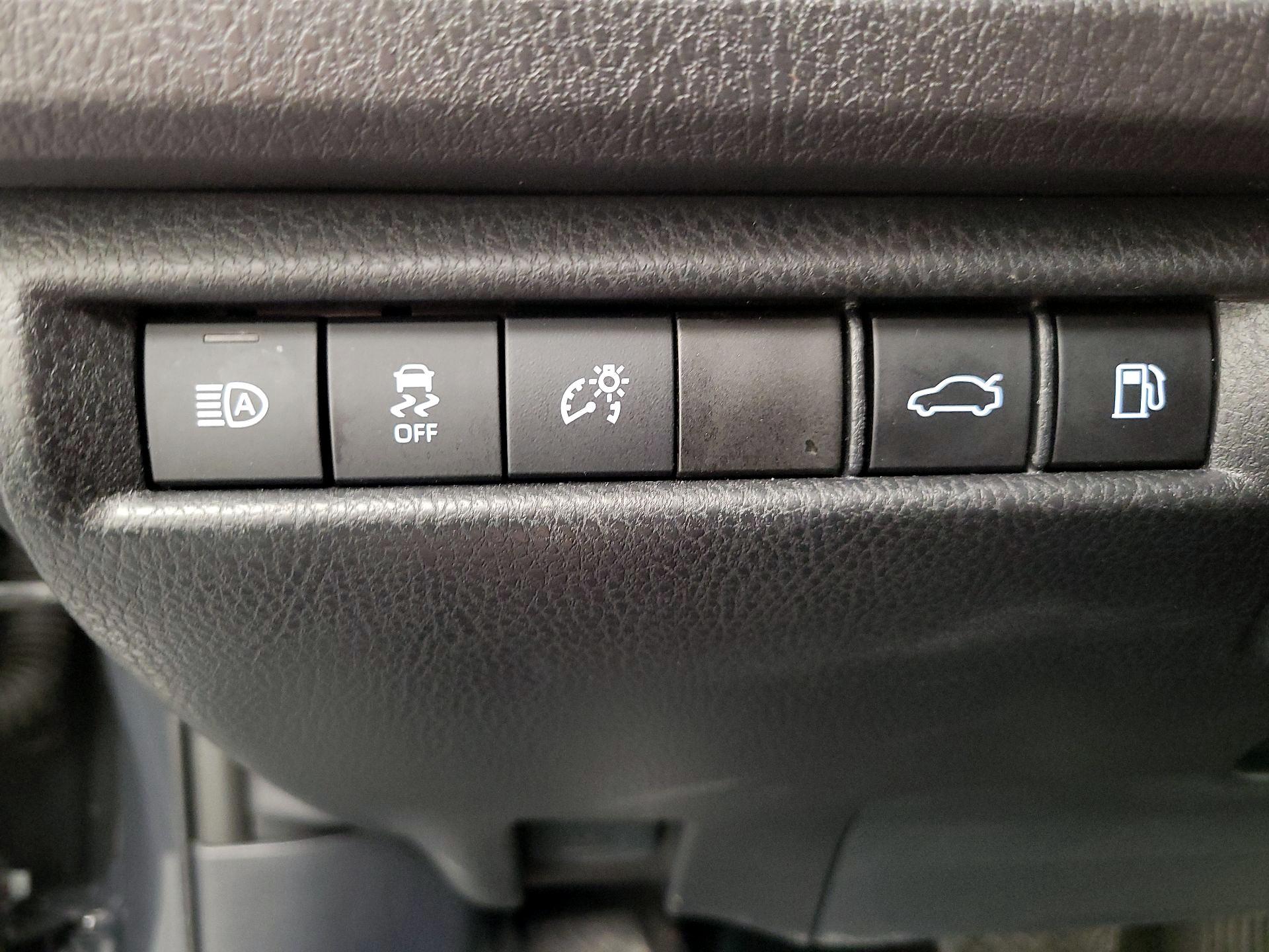 Thumbnail: 2025 Toyota Camry - 13