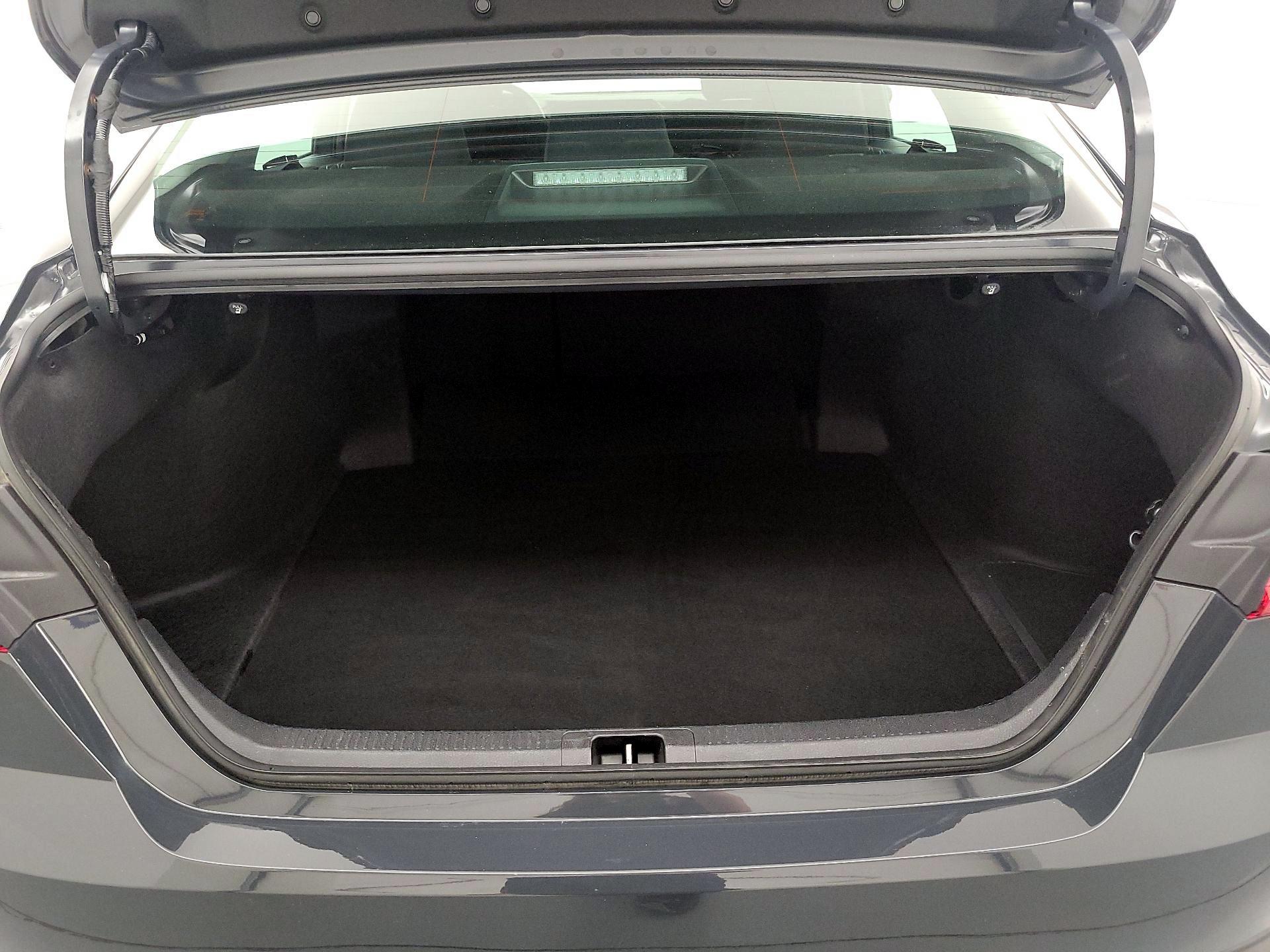 Thumbnail: 2025 Toyota Camry - 20