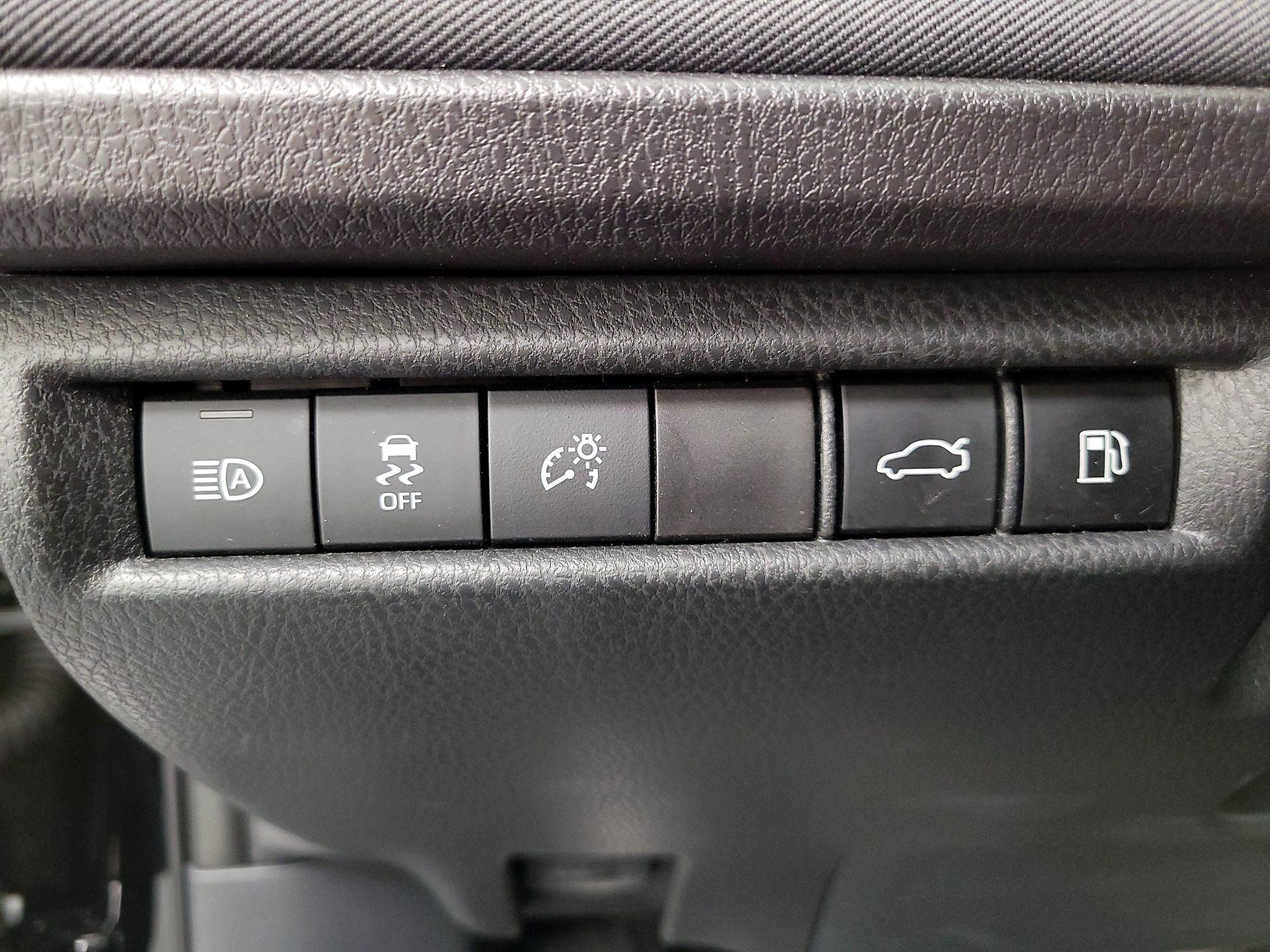 Thumbnail: 2025 Toyota Camry - 13