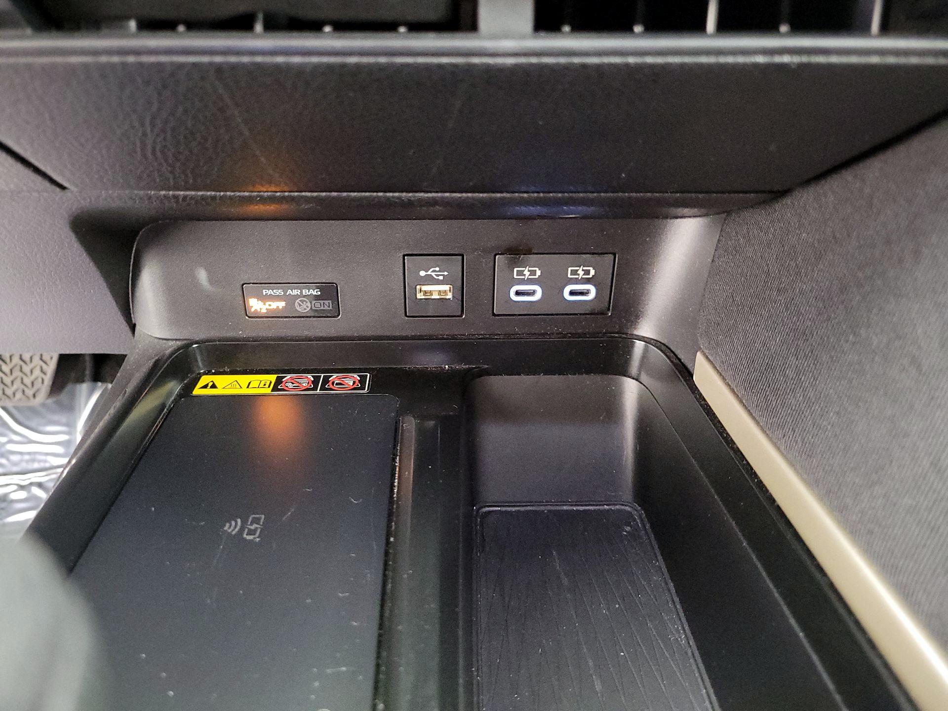 Thumbnail: 2025 Toyota Camry - 18