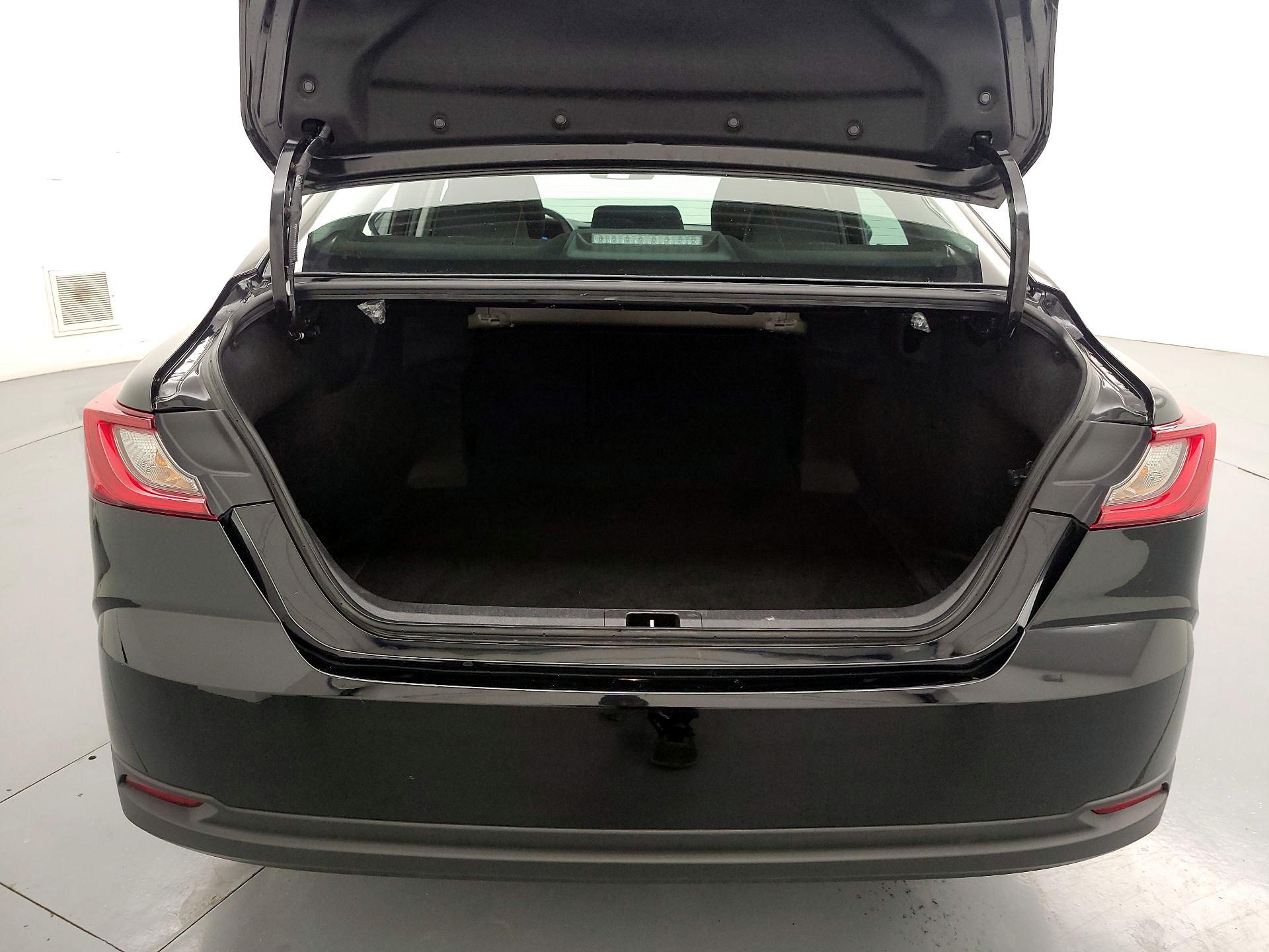 Thumbnail: 2025 Toyota Camry - 20