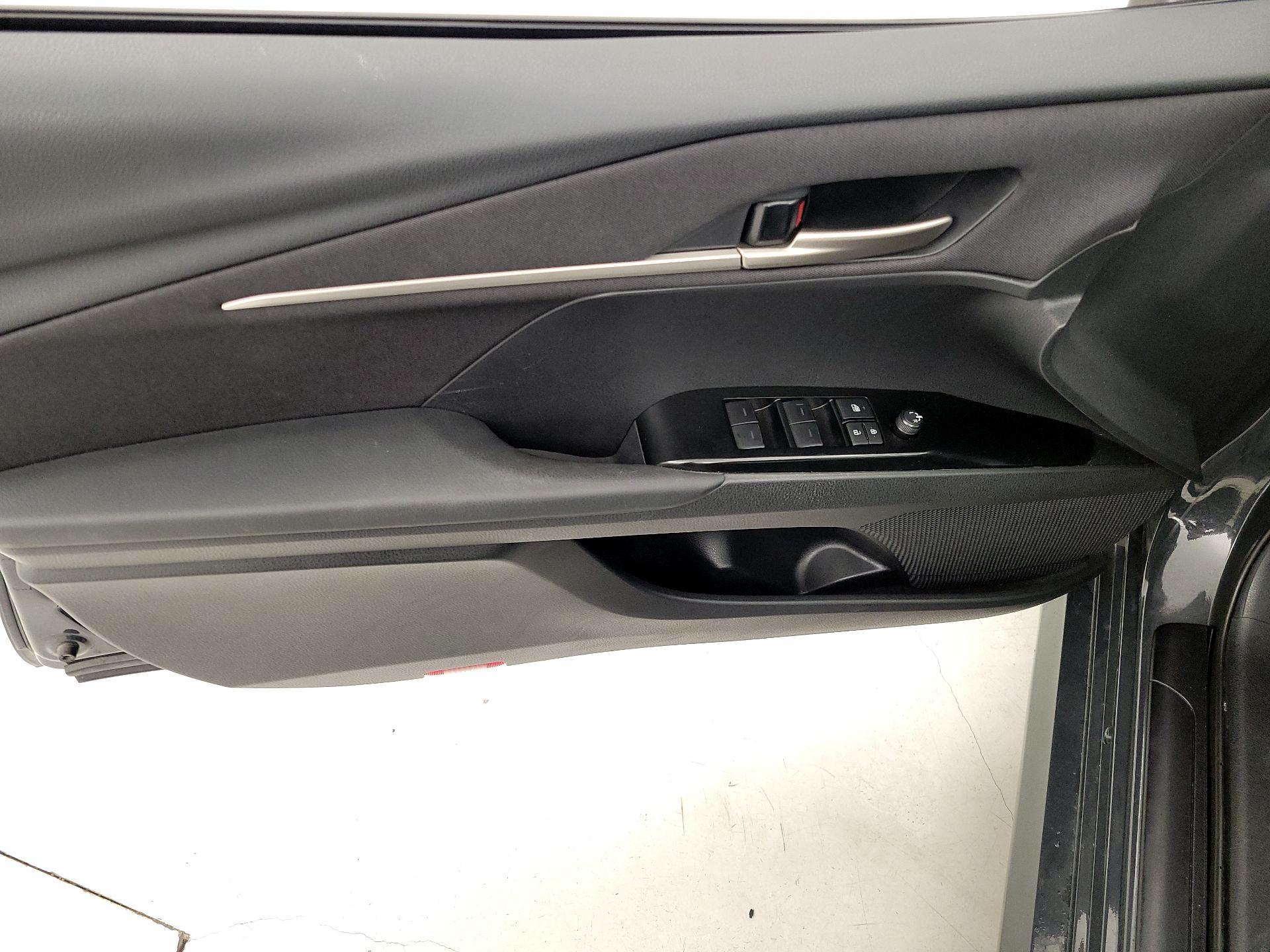 Thumbnail: 2025 Toyota Camry - 12