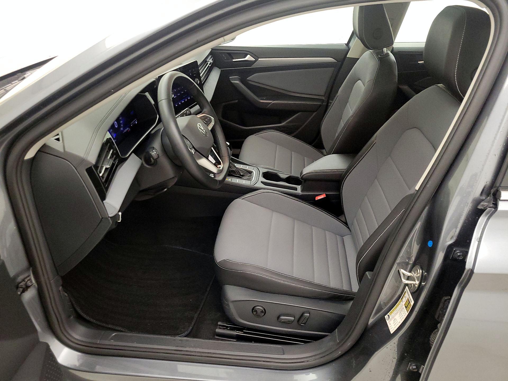 Thumbnail: 2025 Volkswagen Jetta - 11