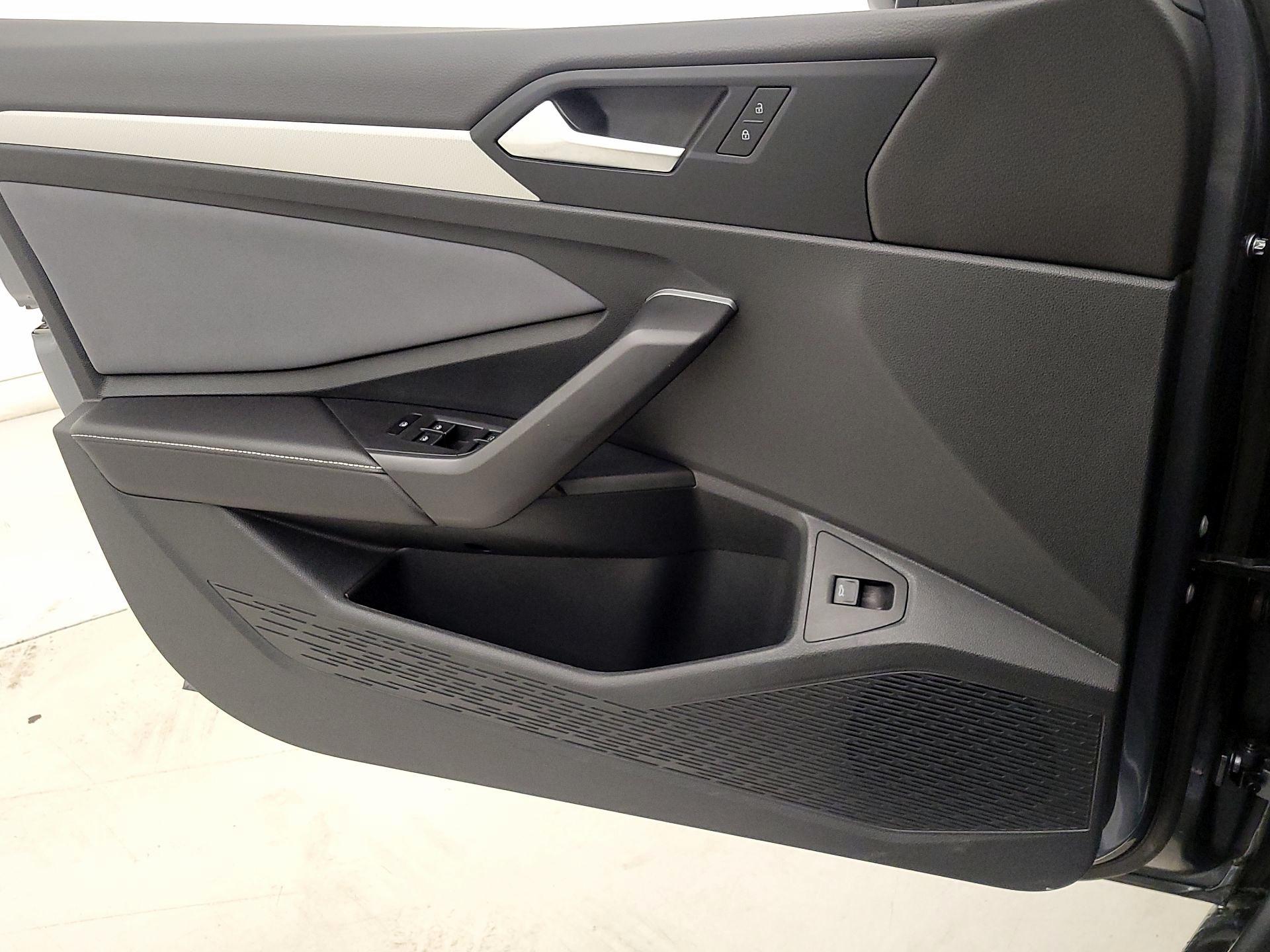 Thumbnail: 2025 Volkswagen Jetta - 12