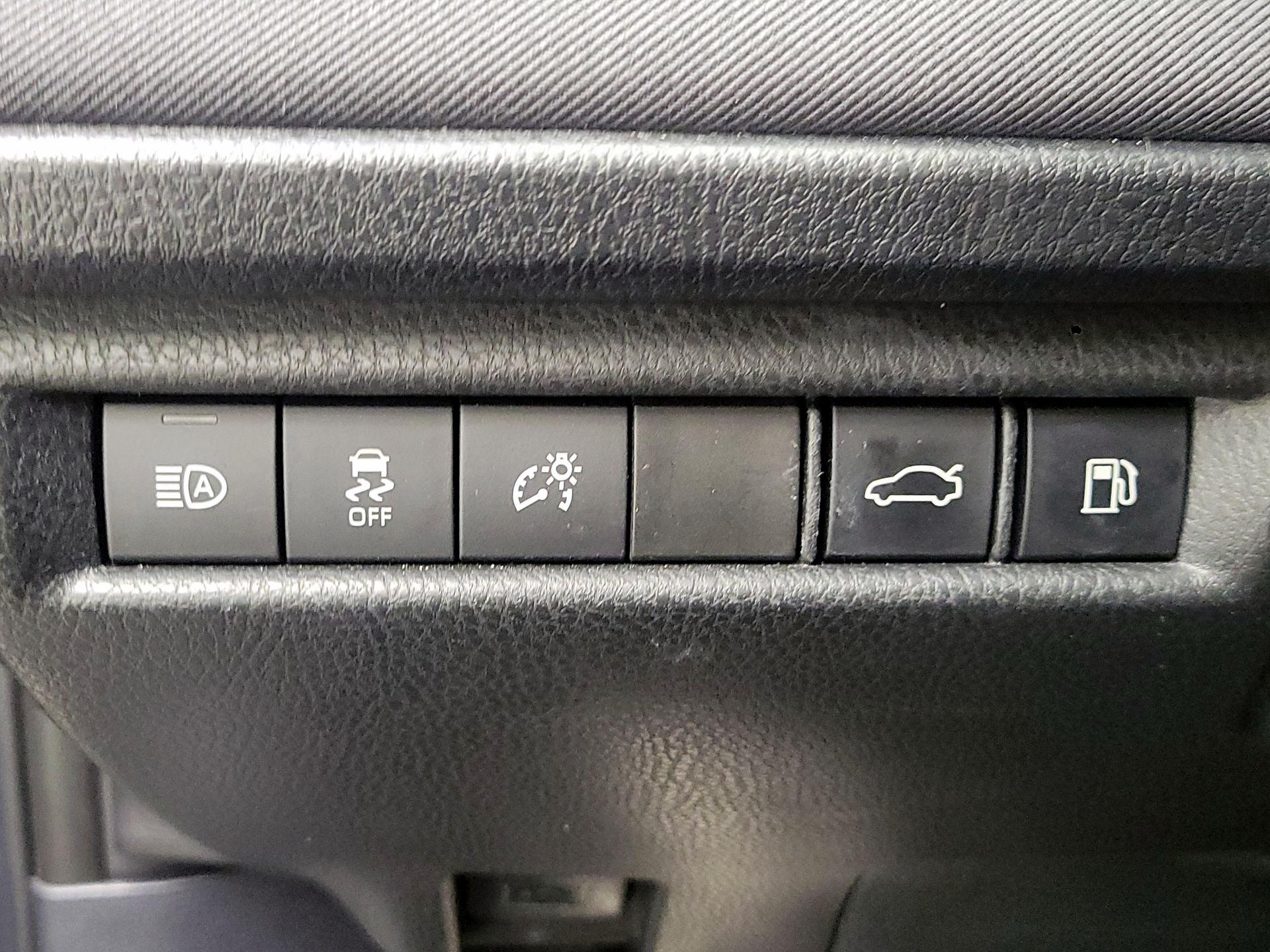 Thumbnail: 2025 Toyota Camry - 13