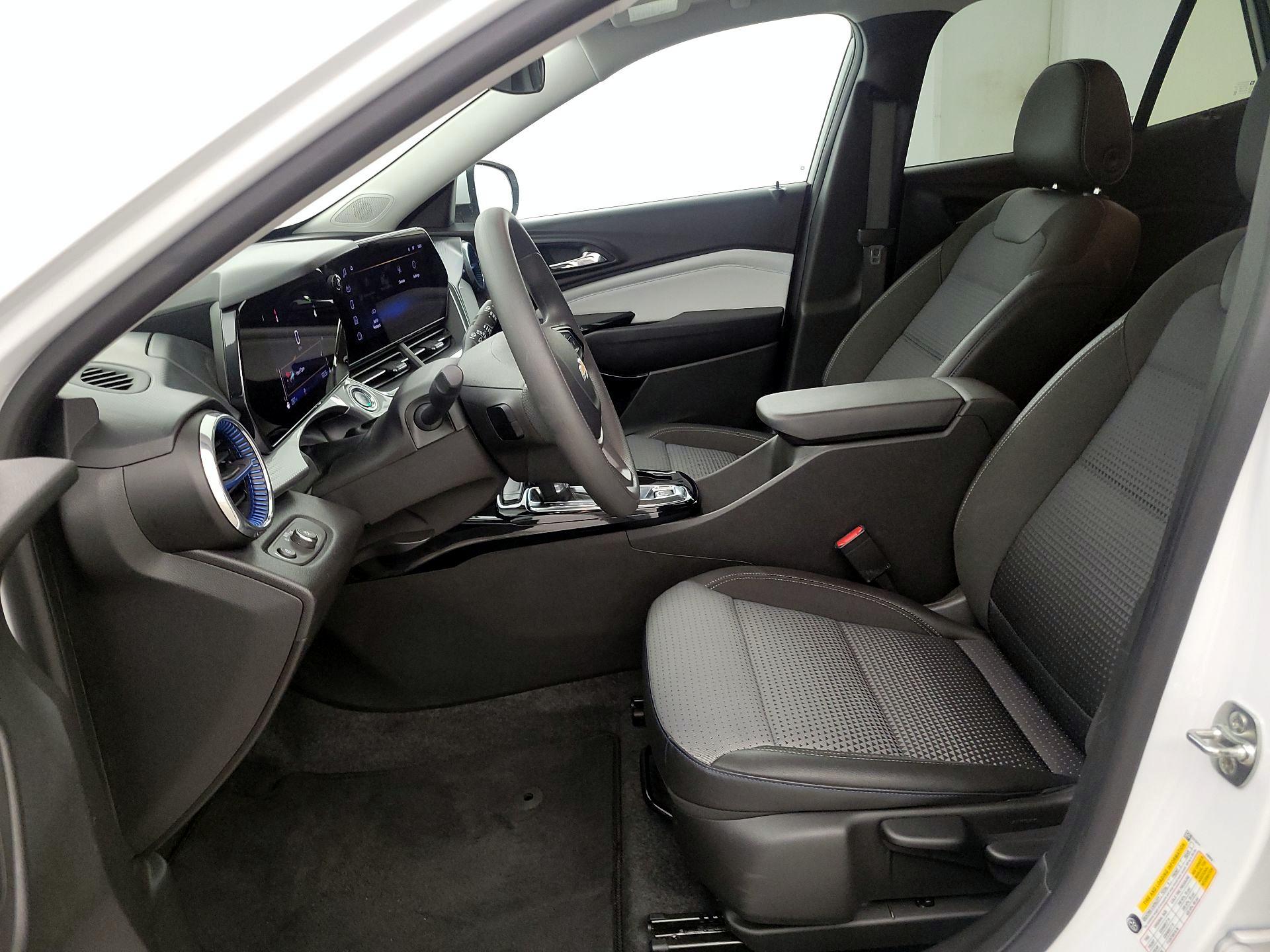 Thumbnail: 2025 Chevrolet Trax - 11