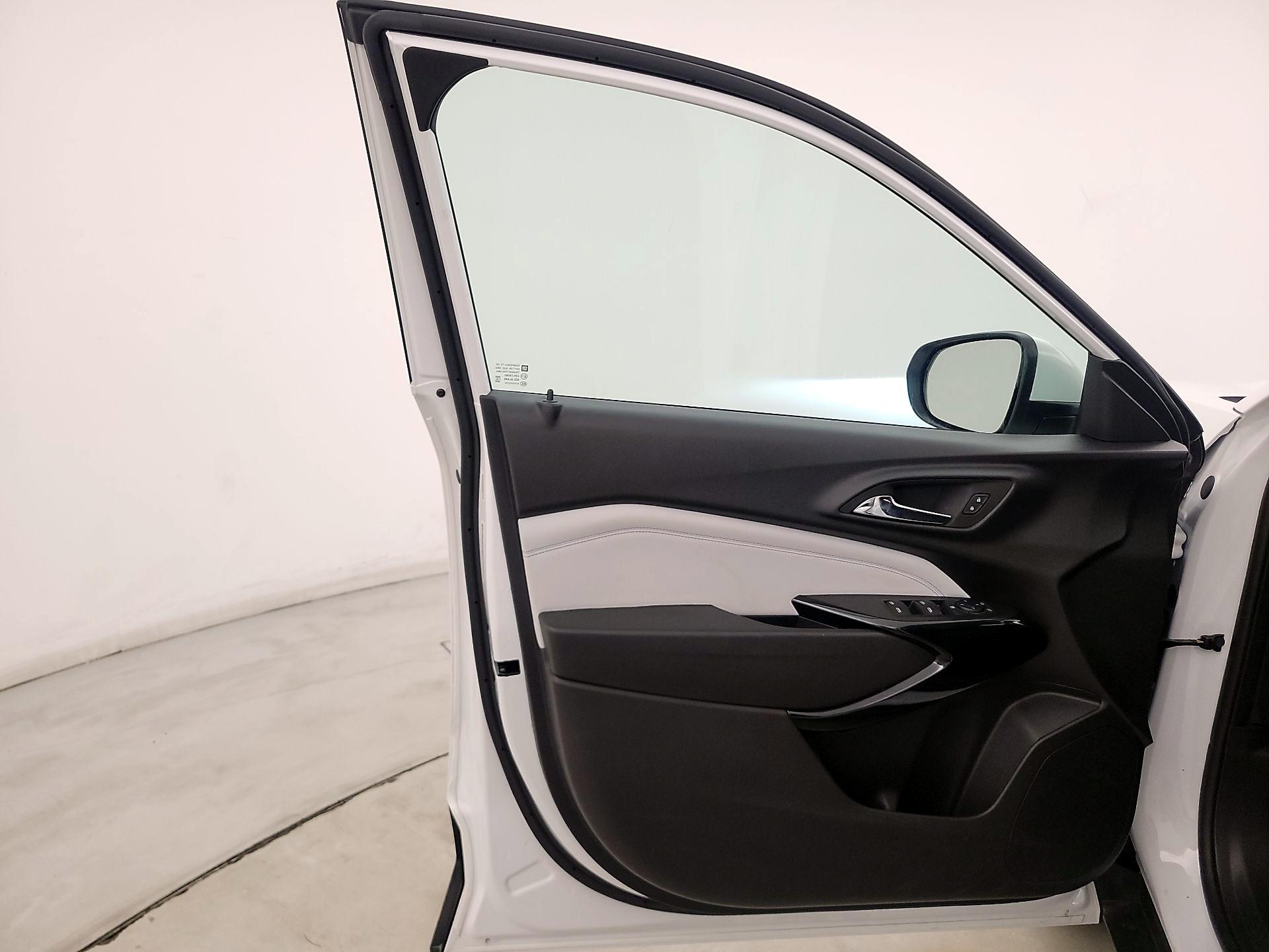 Thumbnail: 2025 Chevrolet Trax - 12