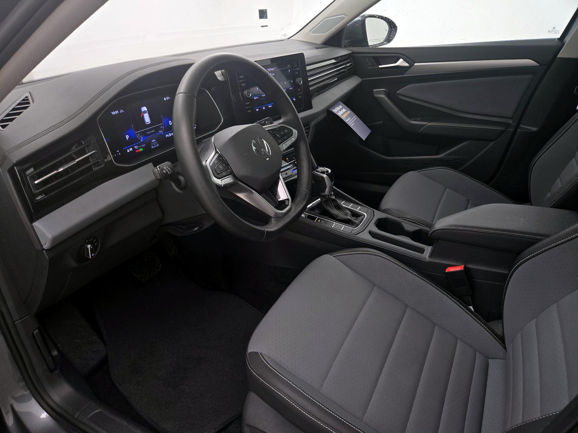 Thumbnail: 2025 Volkswagen Jetta - 11