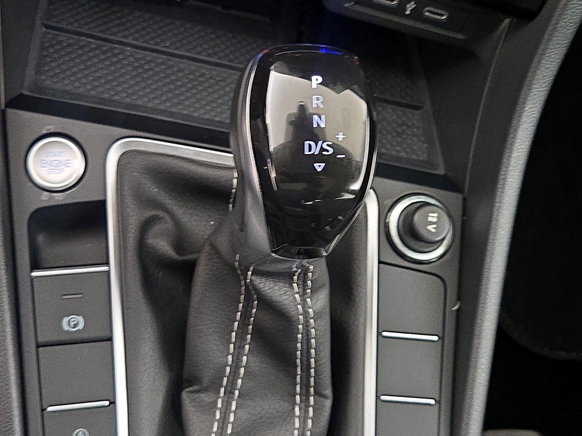 Thumbnail: 2025 Volkswagen Jetta - 17