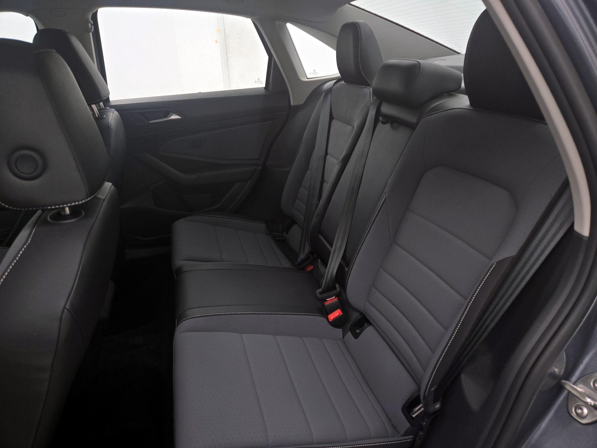 Thumbnail: 2025 Volkswagen Jetta - 20