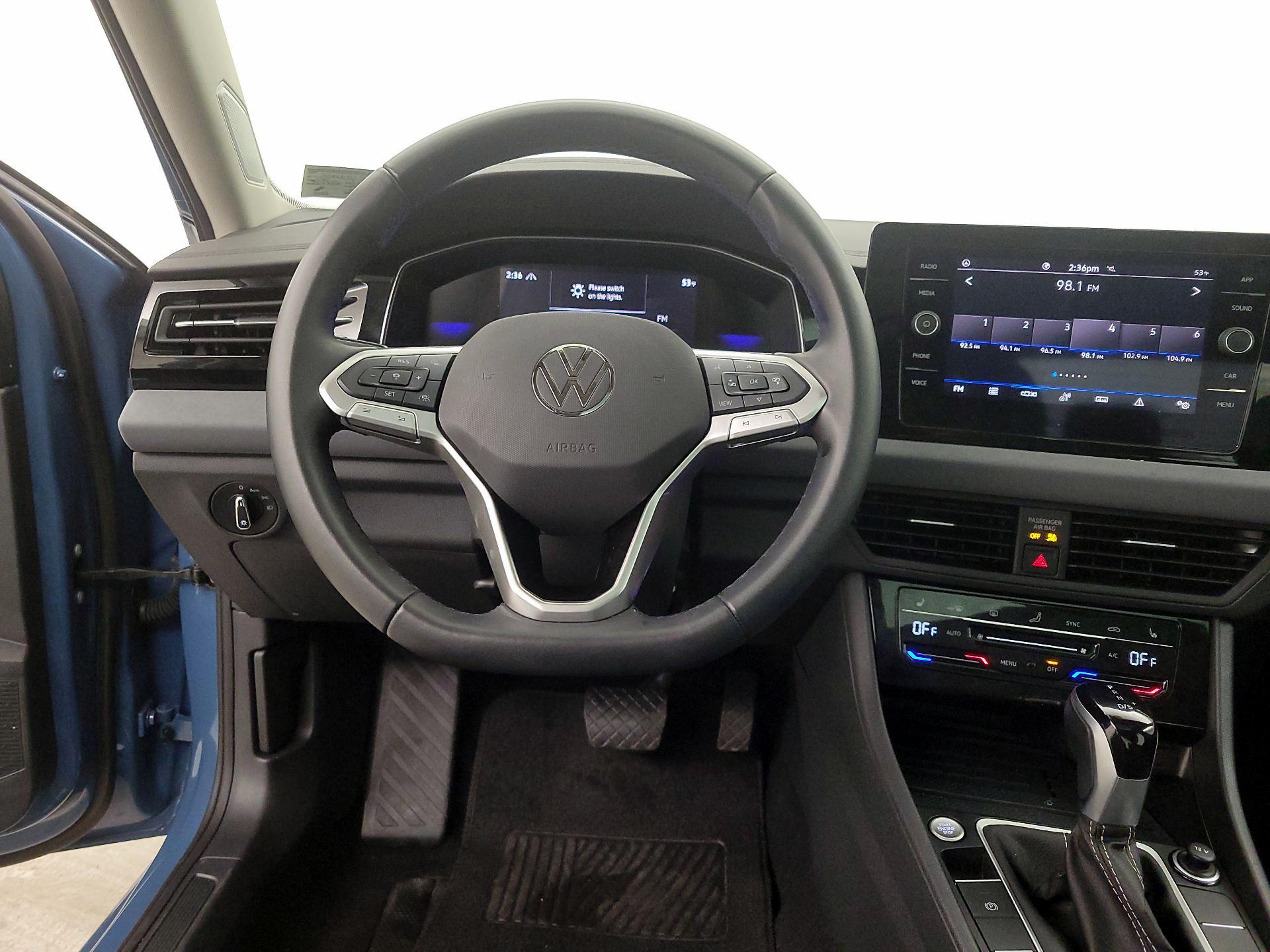 Thumbnail: 2025 Volkswagen Jetta - 10