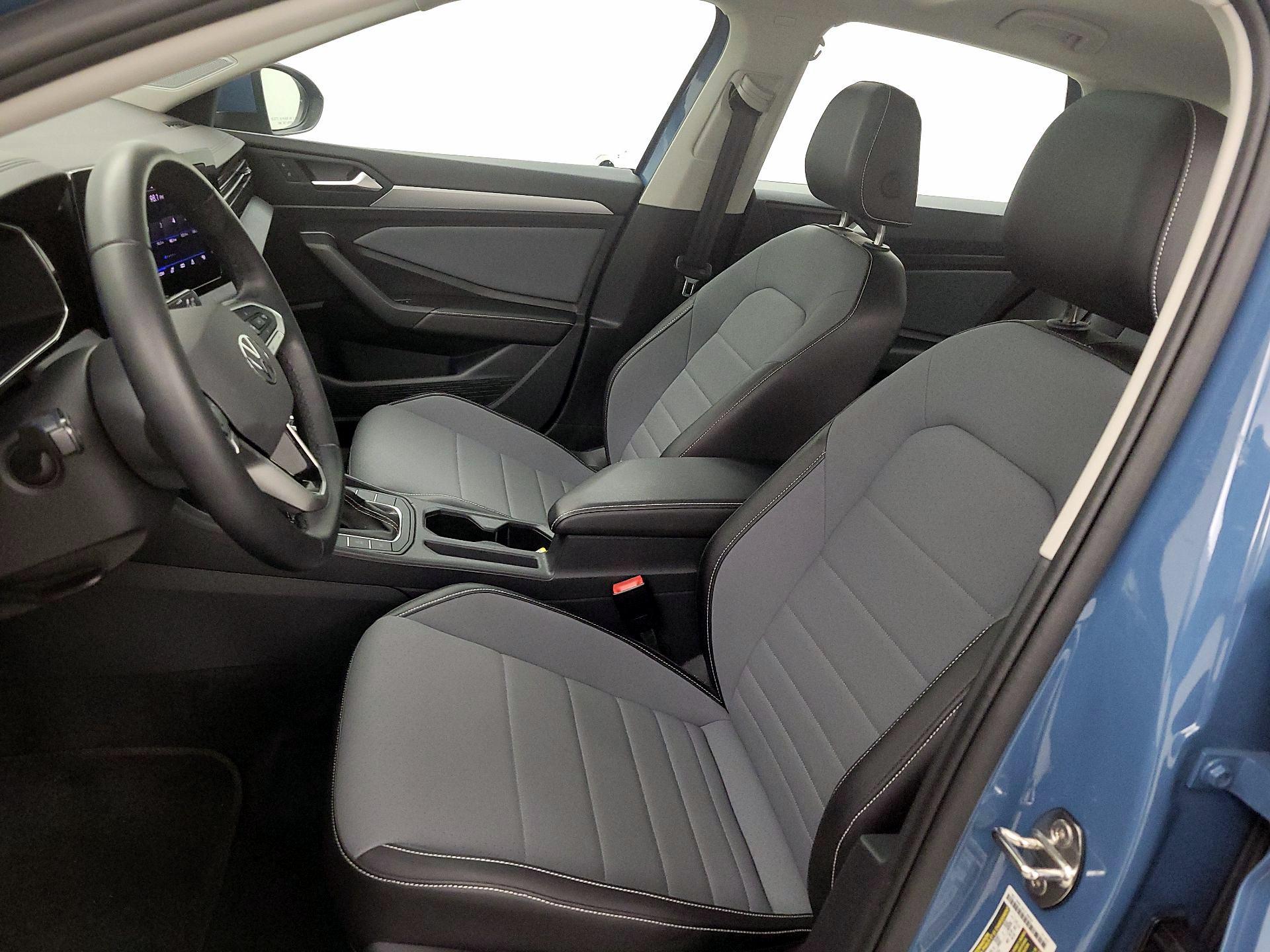 Thumbnail: 2025 Volkswagen Jetta - 11