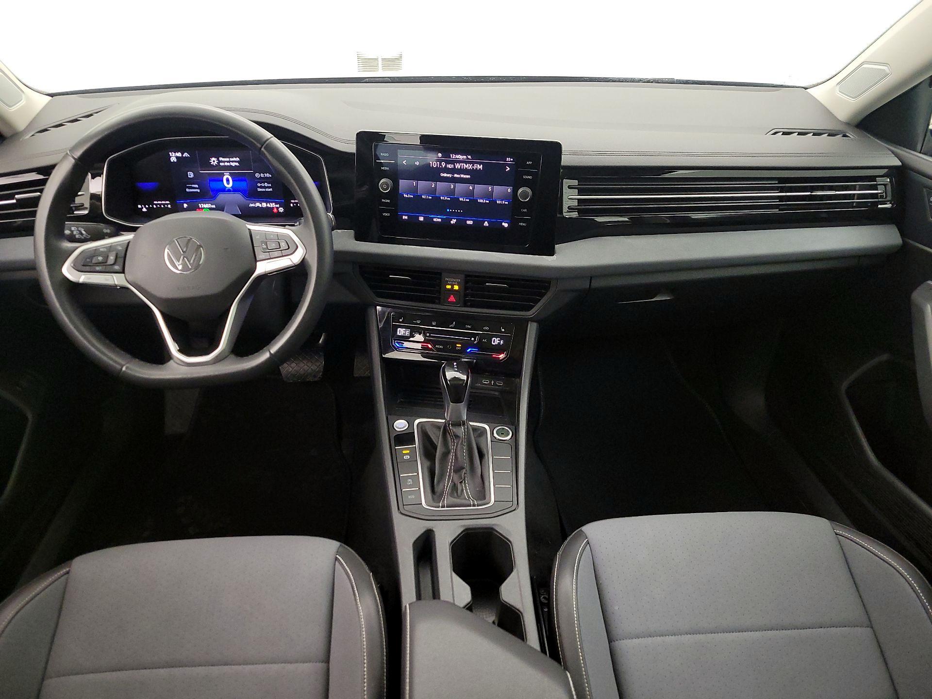 Thumbnail: 2025 Volkswagen Jetta - 9