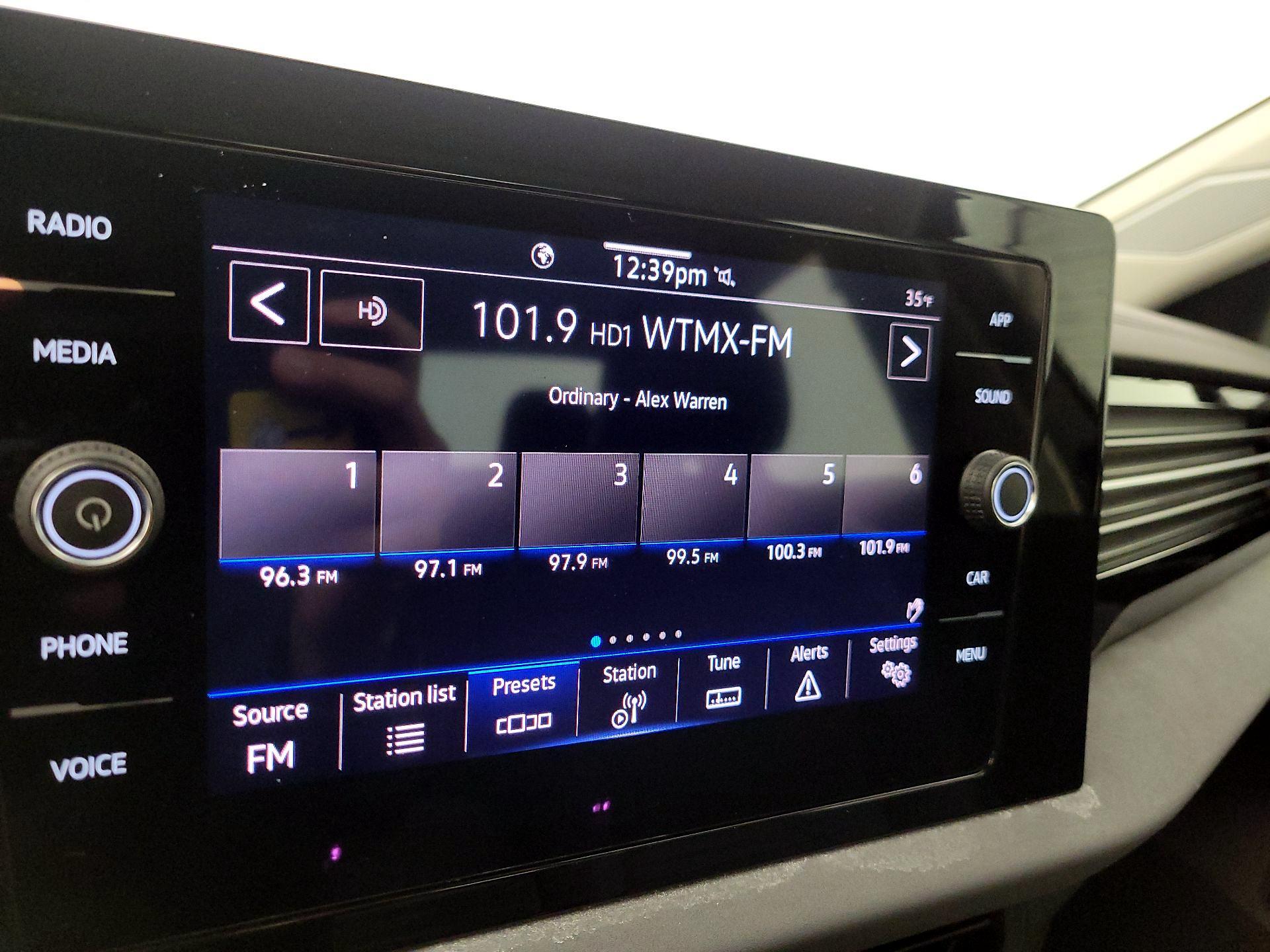 Thumbnail: 2025 Volkswagen Jetta - 15