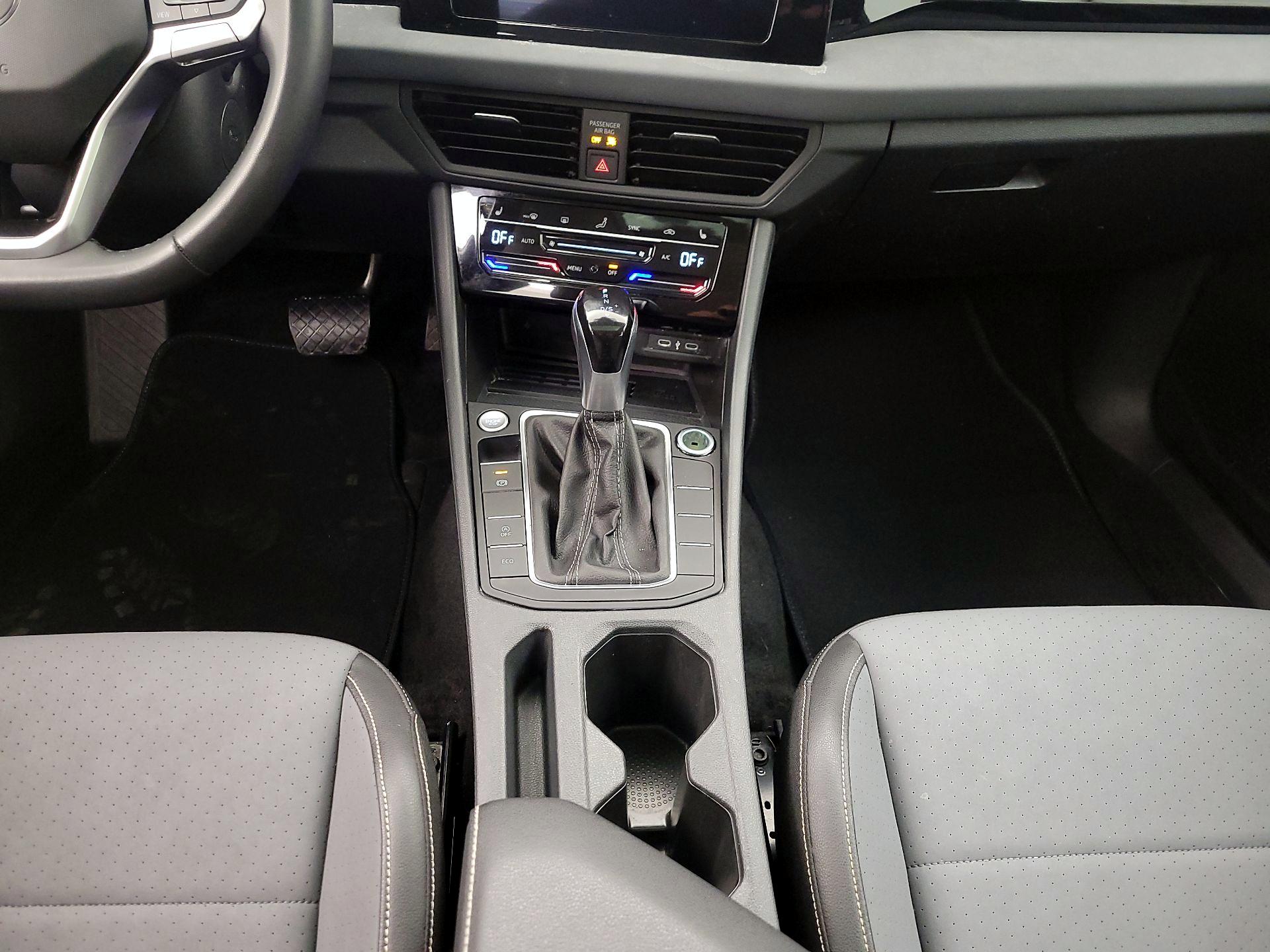 Thumbnail: 2025 Volkswagen Jetta - 17