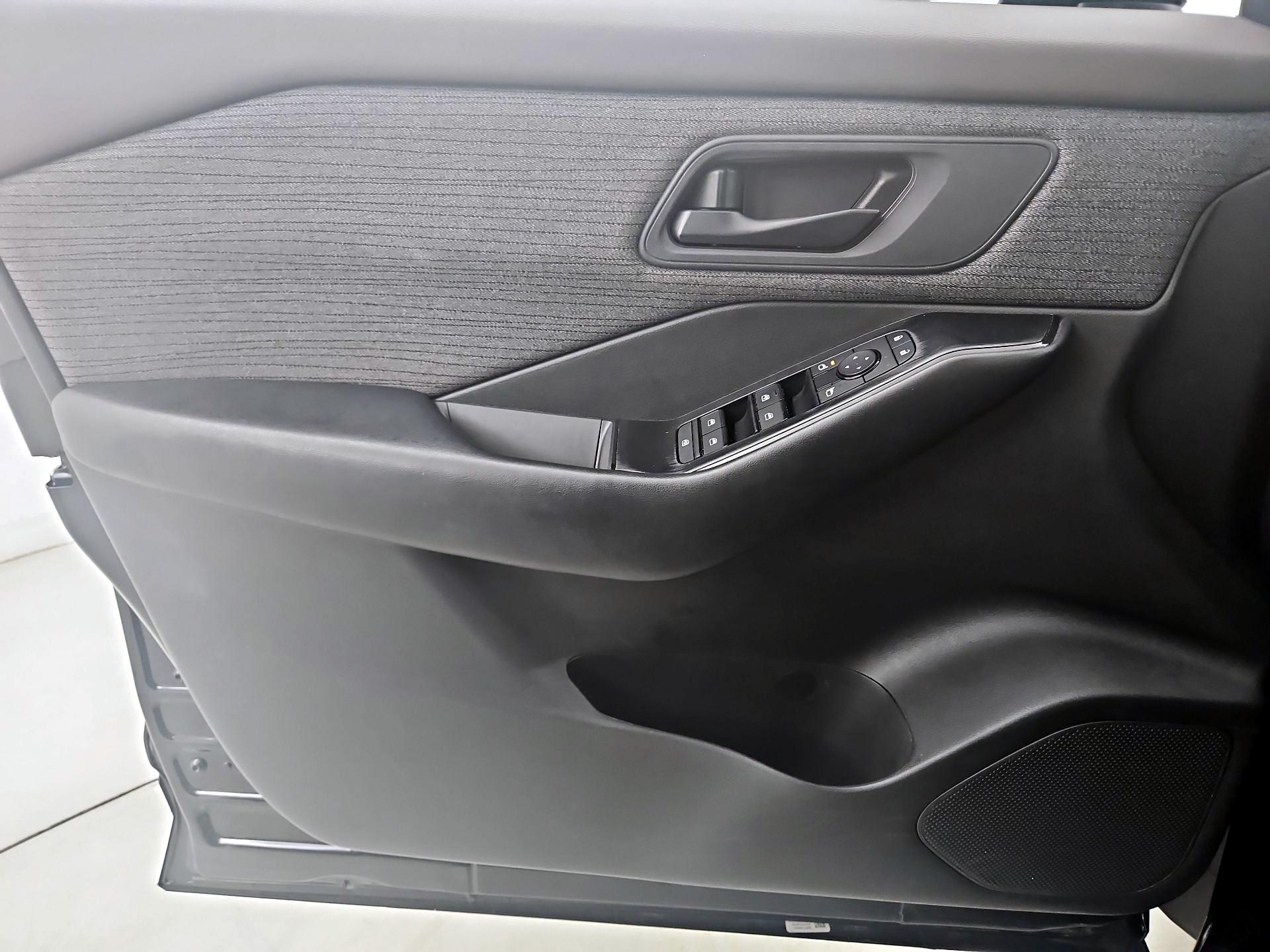 Thumbnail: 2023 Nissan Rogue - 12