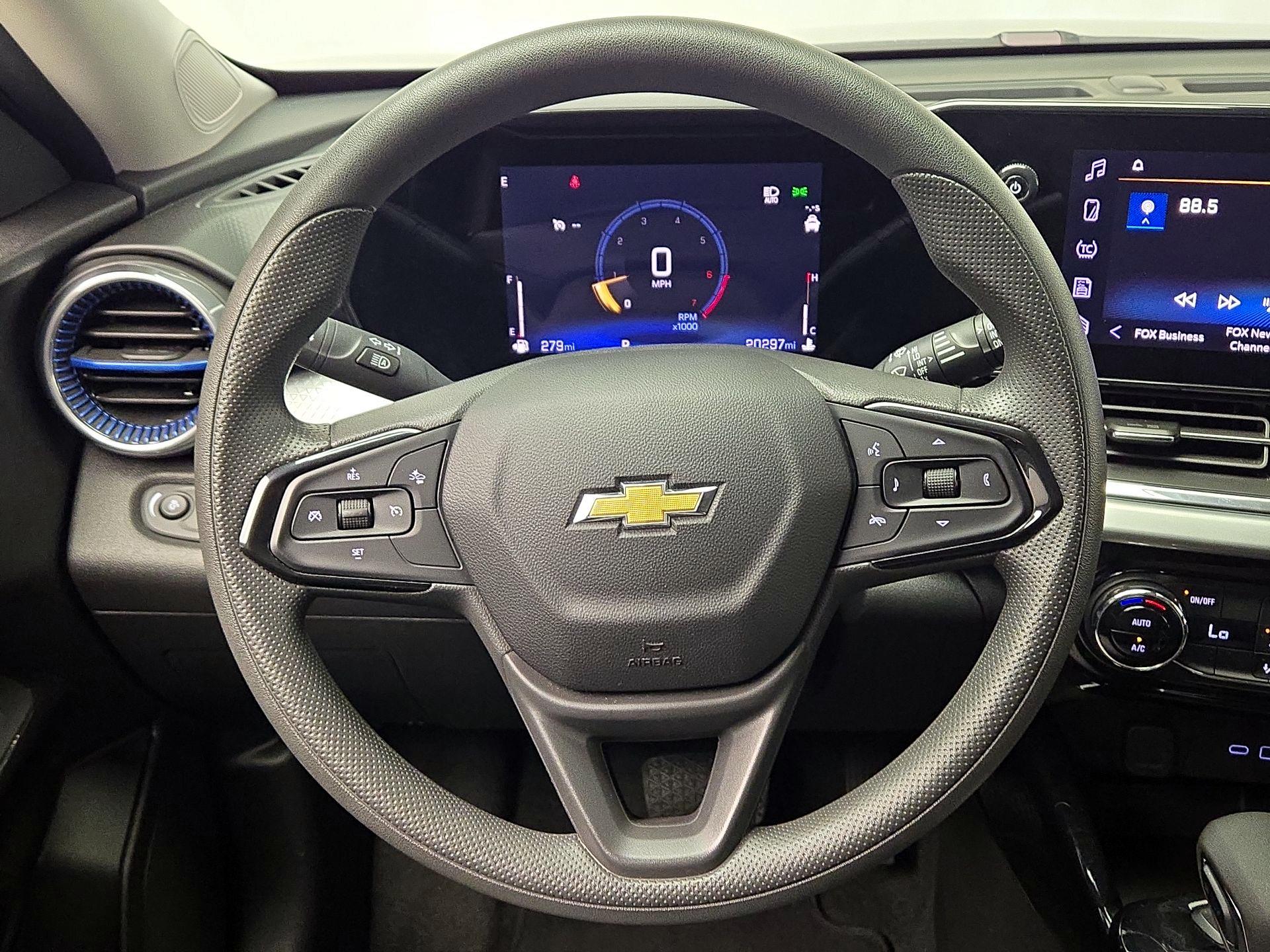 Thumbnail: 2025 Chevrolet Trax - 10