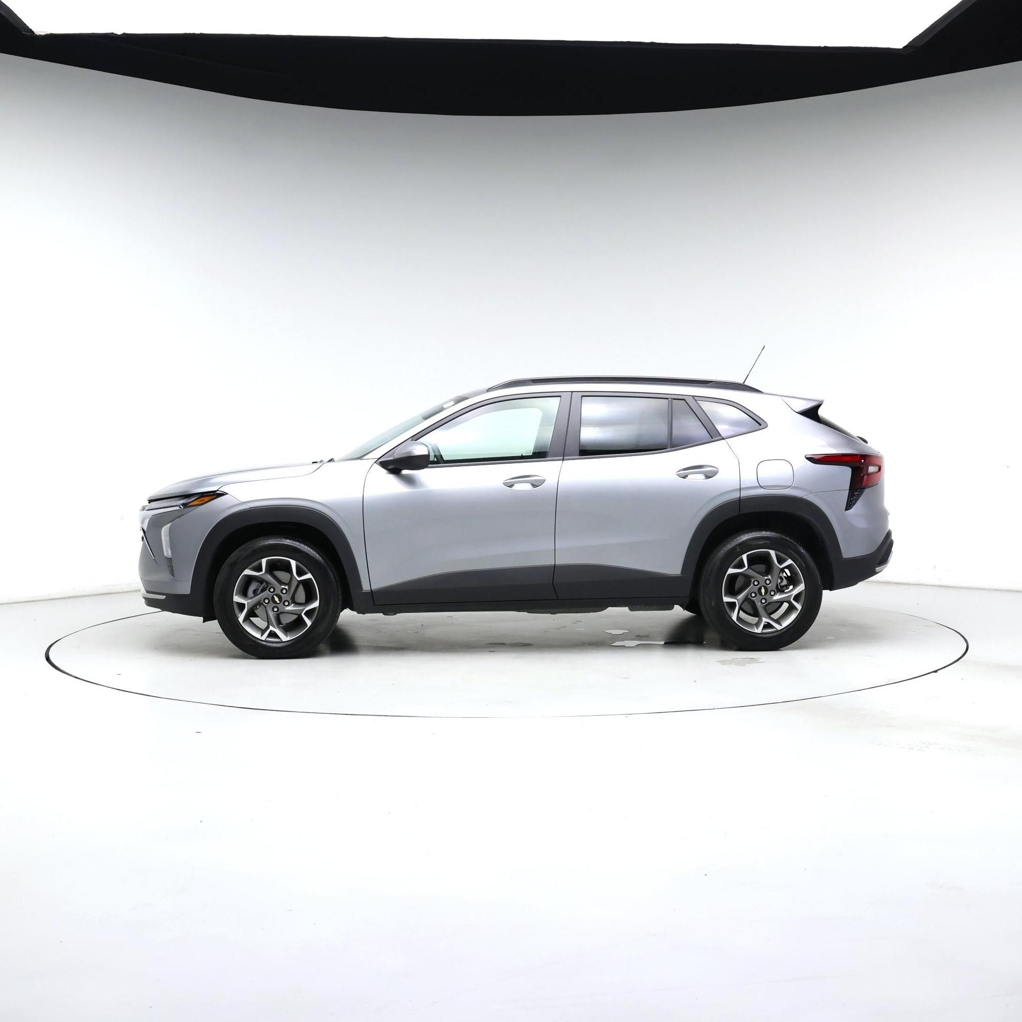 Thumbnail: 2025 Chevrolet Trax - 3