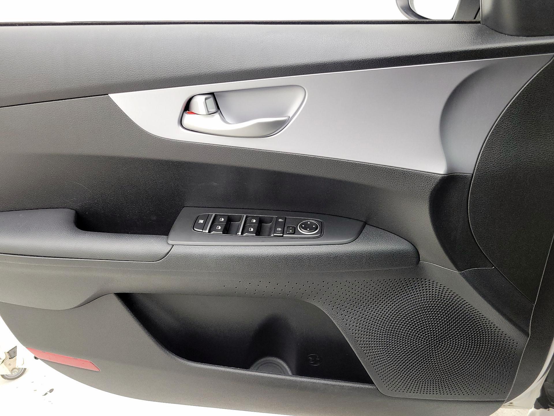 Thumbnail: 2024 Kia Forte - 12