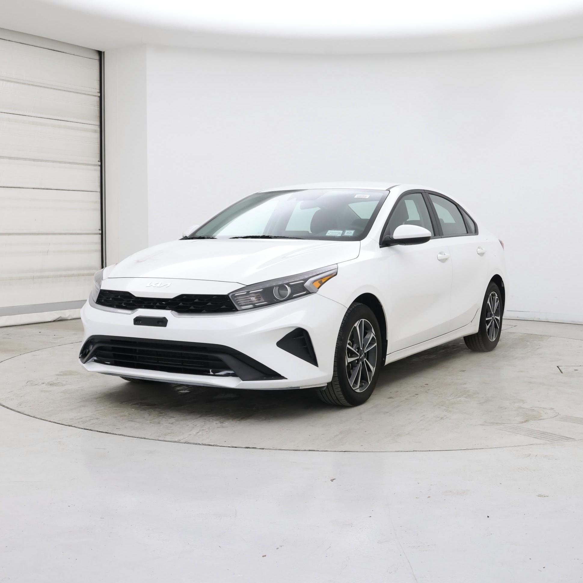 Thumbnail: 2024 Kia Forte - 4