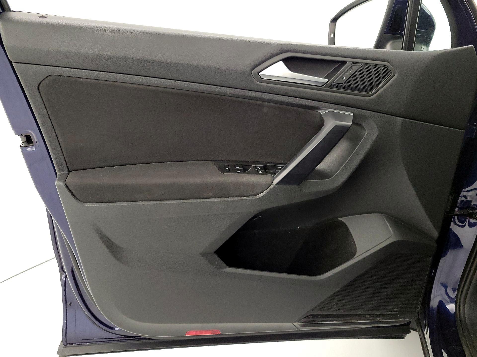 Thumbnail: 2021 Volkswagen Tiguan - 12