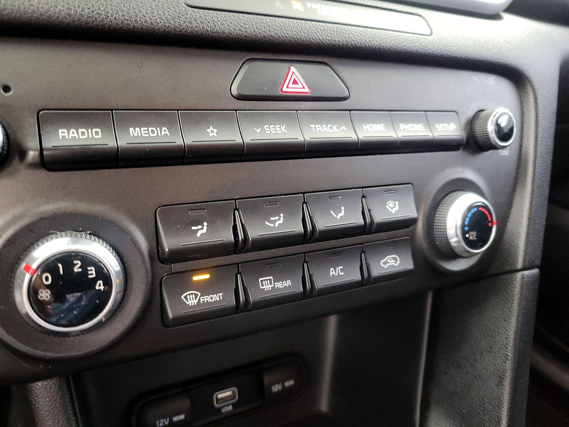 Thumbnail: 2021 Kia Sportage - 16