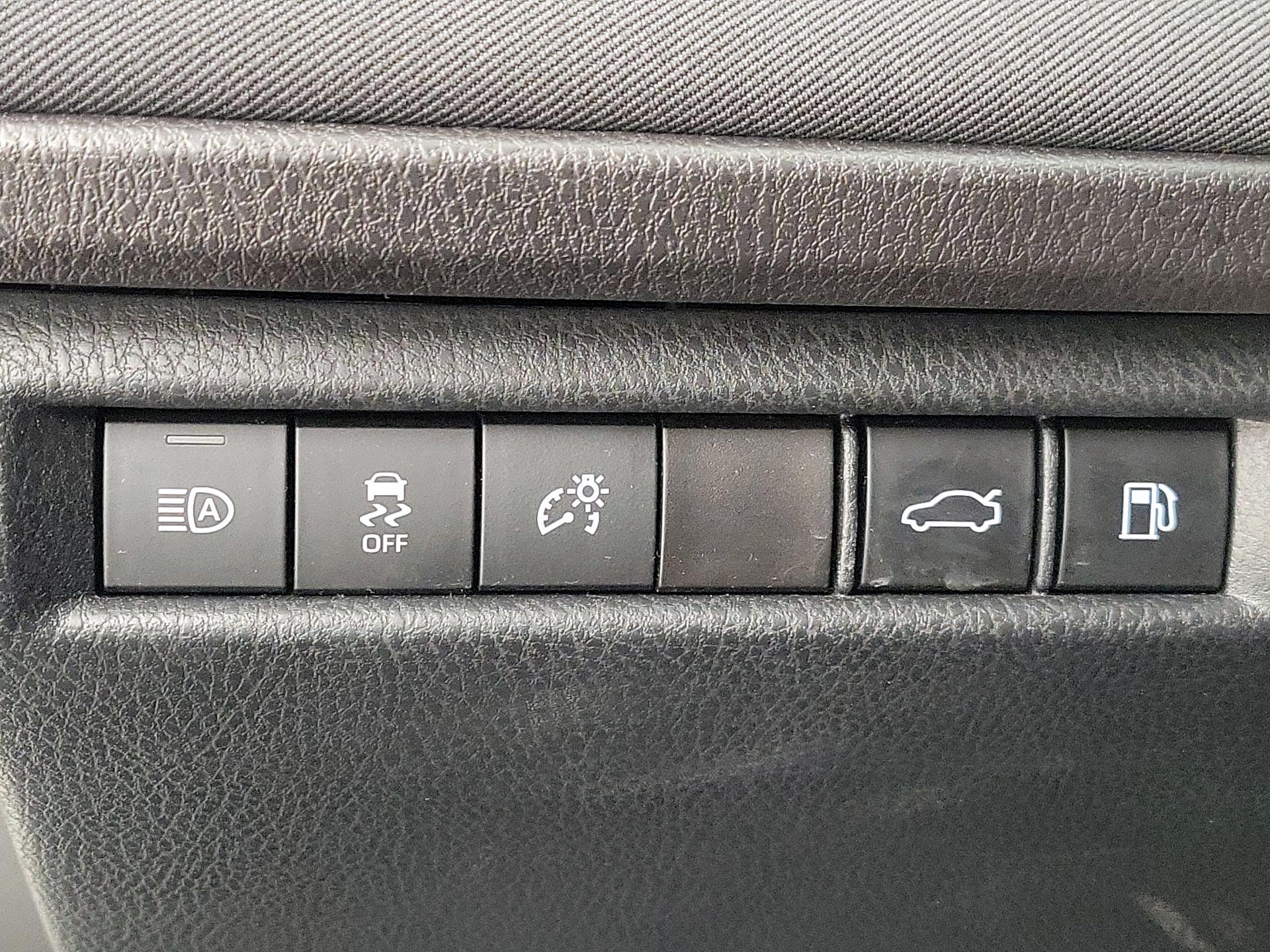 Thumbnail: 2025 Toyota Camry - 13