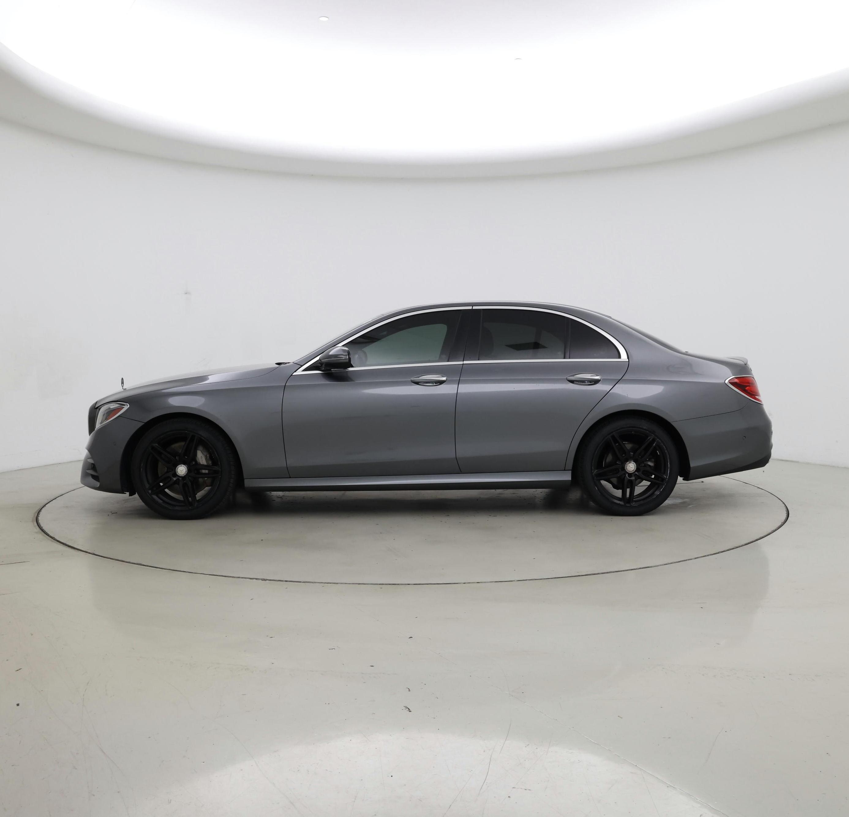 Thumbnail: 2017 Mercedes-Benz E-Class - 3