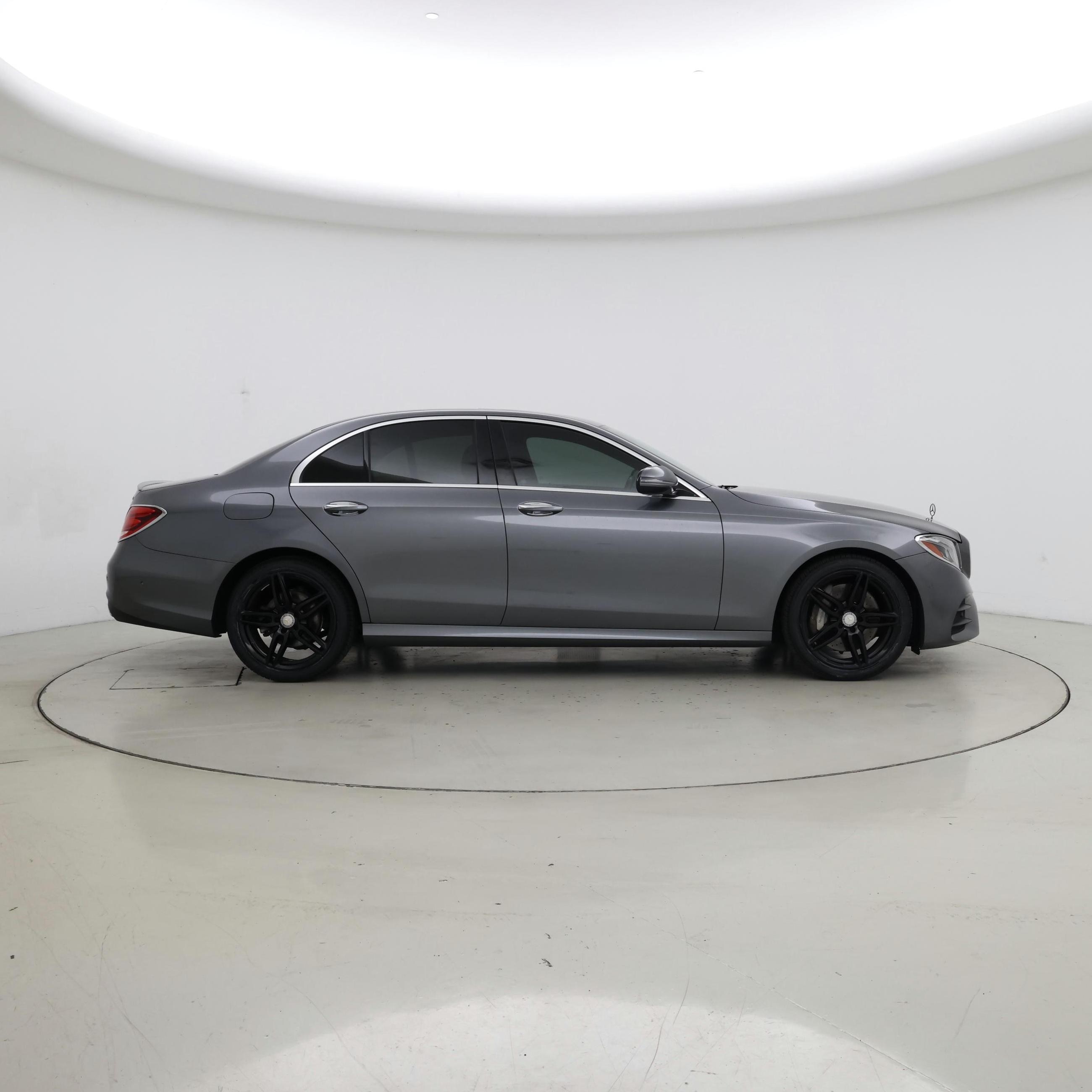 Thumbnail: 2017 Mercedes-Benz E-Class - 7