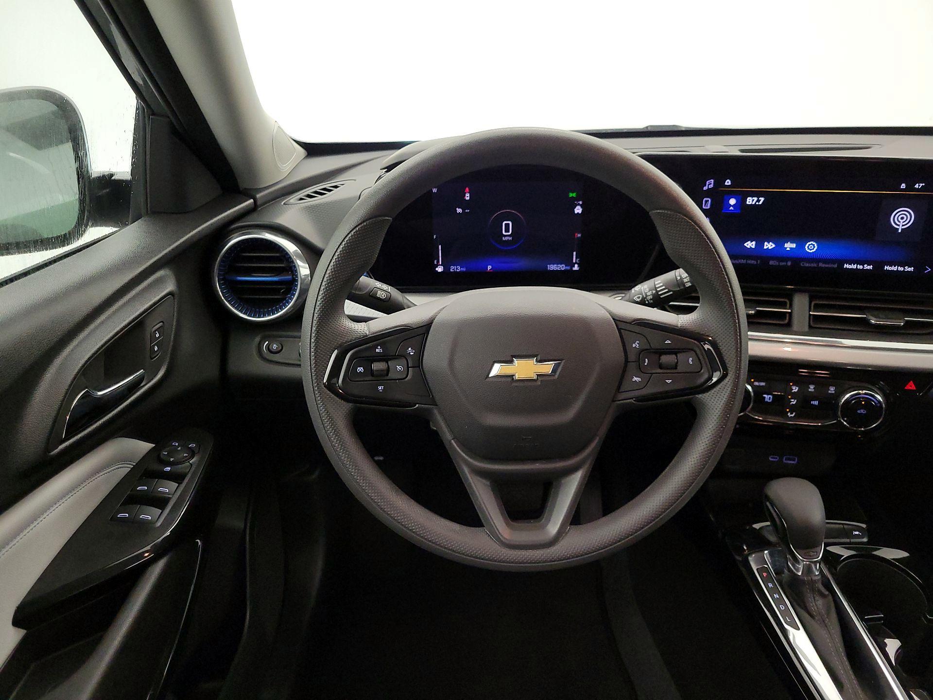 Thumbnail: 2025 Chevrolet Trax - 10