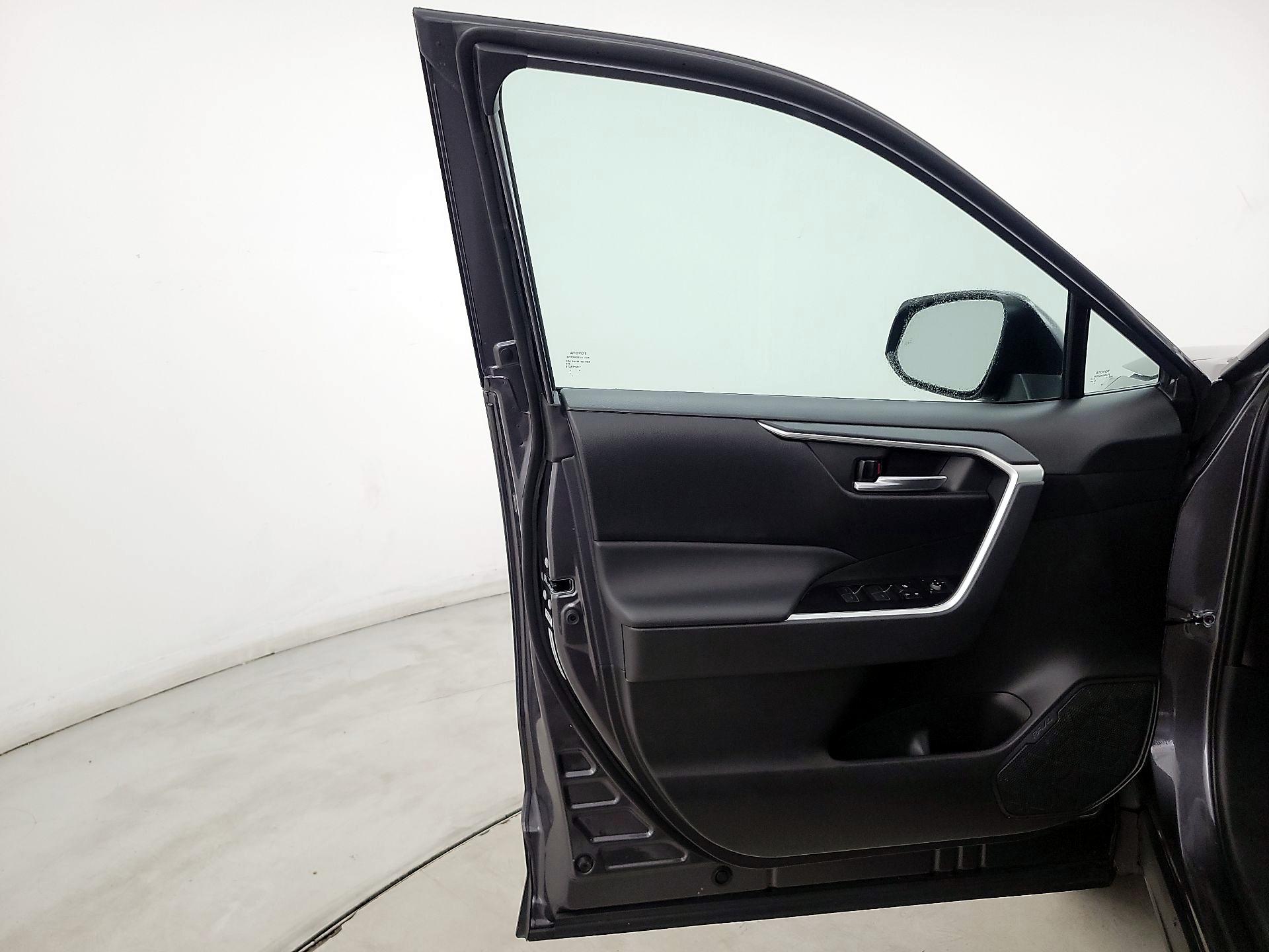 Thumbnail: 2025 Toyota RAV4 - 12