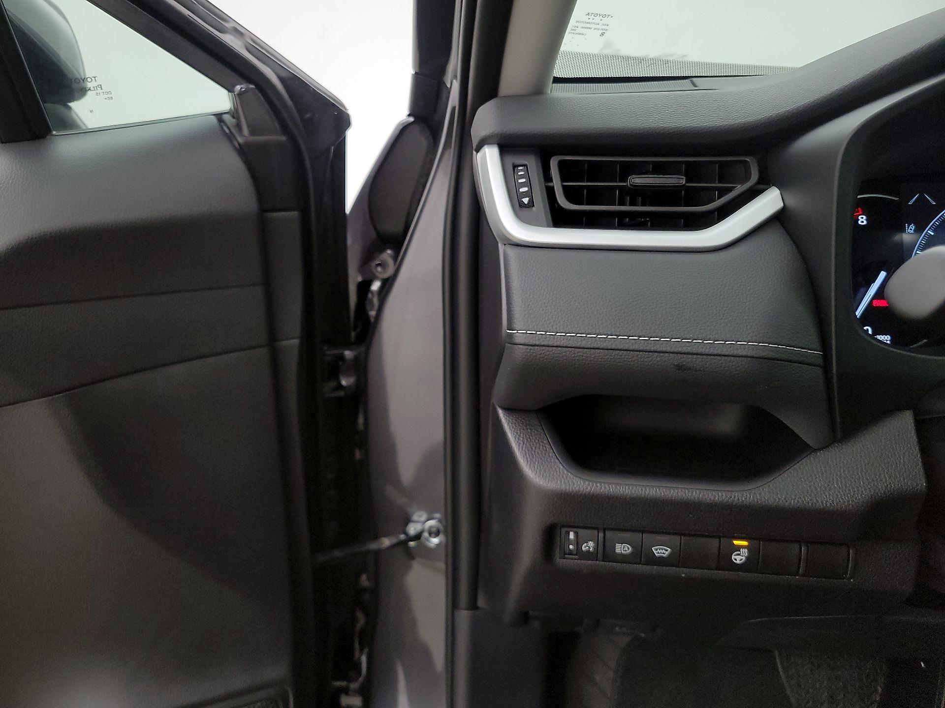 Thumbnail: 2025 Toyota RAV4 - 13