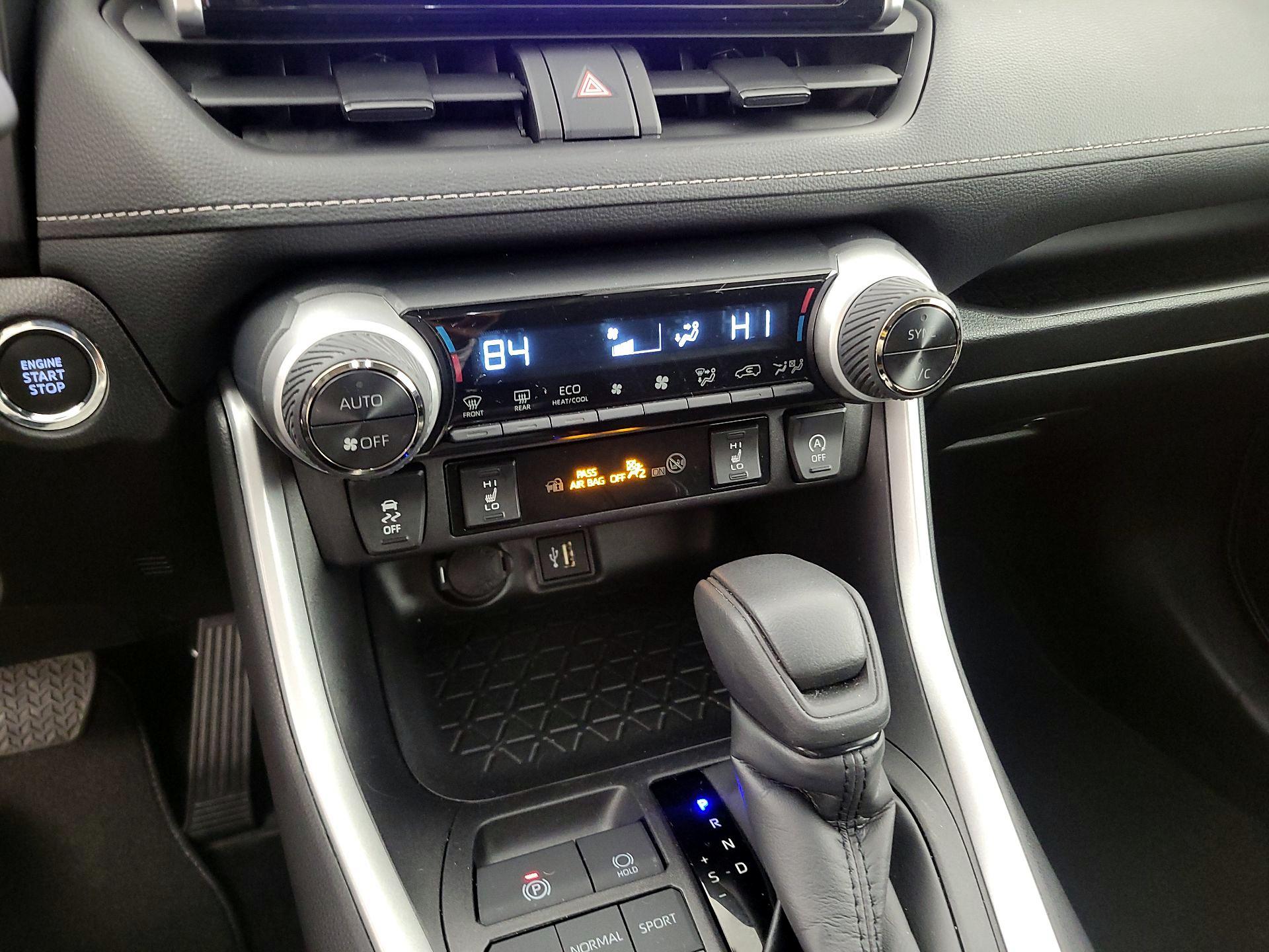 Thumbnail: 2025 Toyota RAV4 - 16