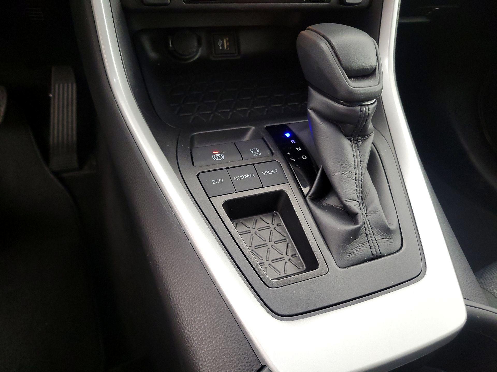 Thumbnail: 2025 Toyota RAV4 - 17