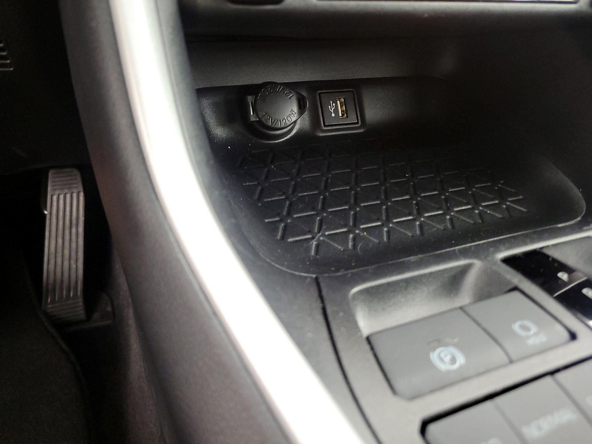 Thumbnail: 2025 Toyota RAV4 - 18