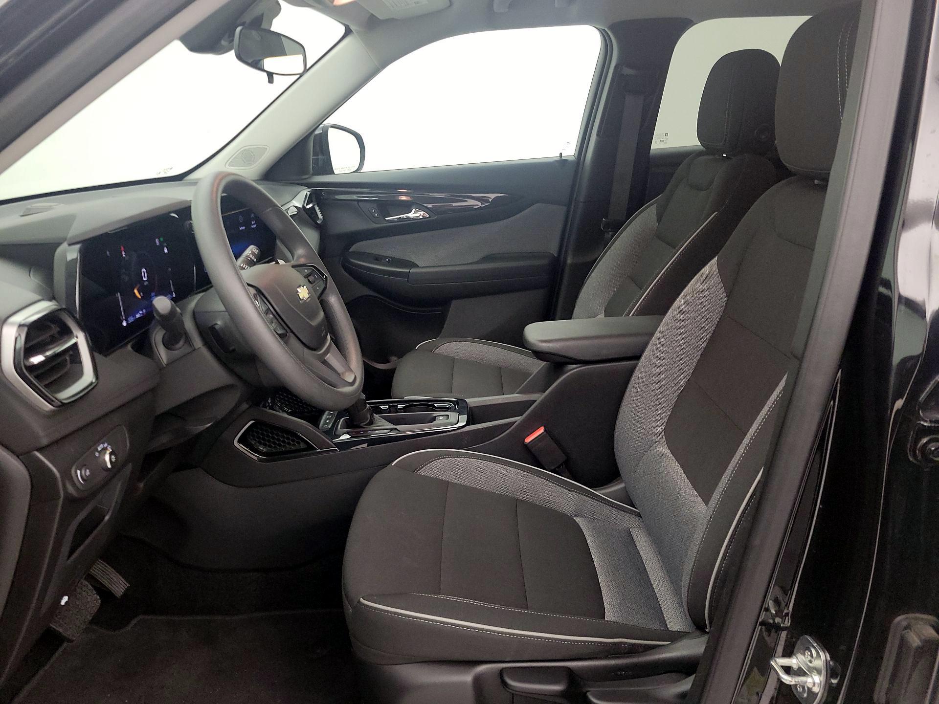 Thumbnail: 2025 Chevrolet TrailBlazer - 11